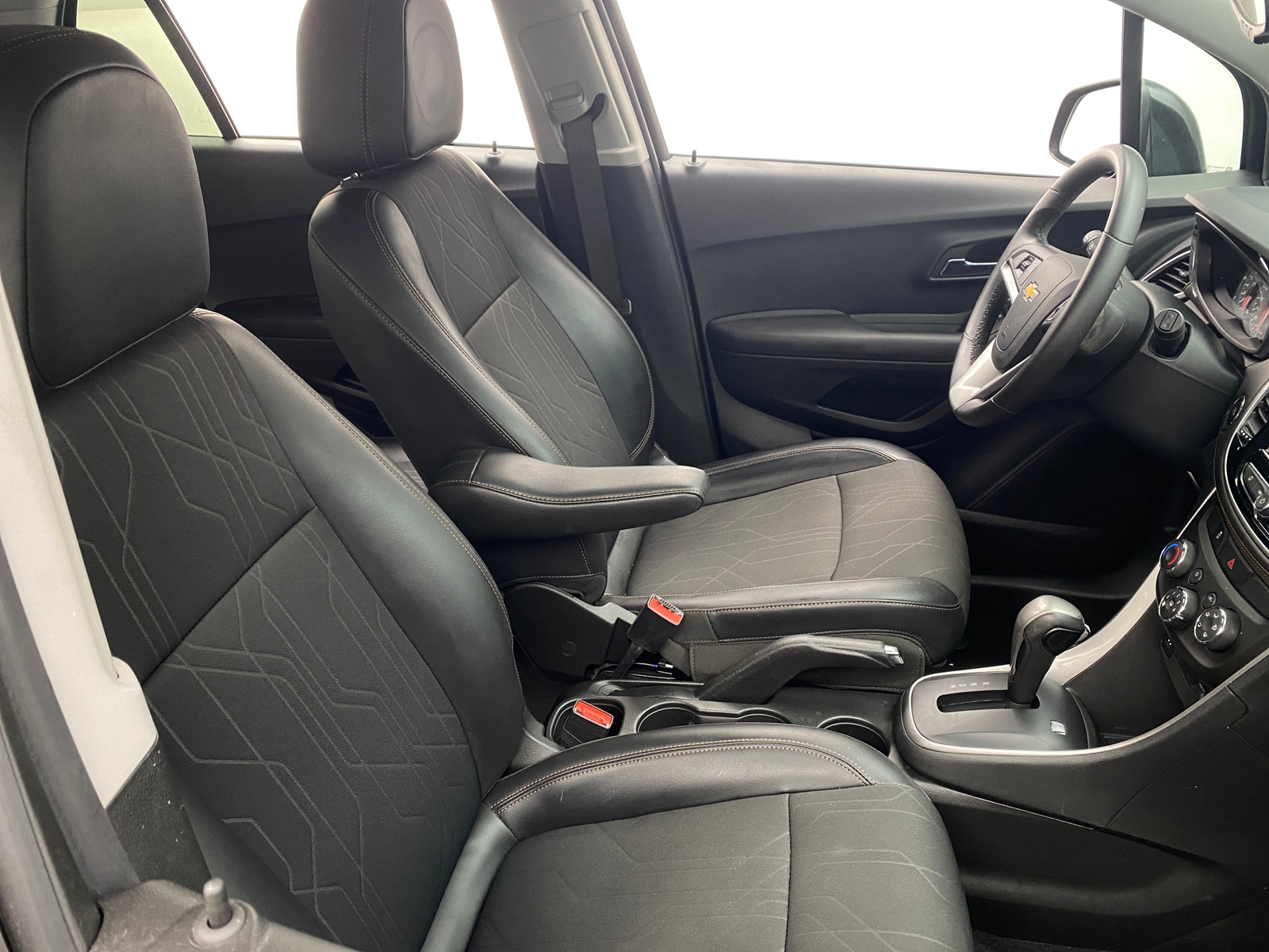 Thumbnail: 2021 Chevrolet Trax - 2