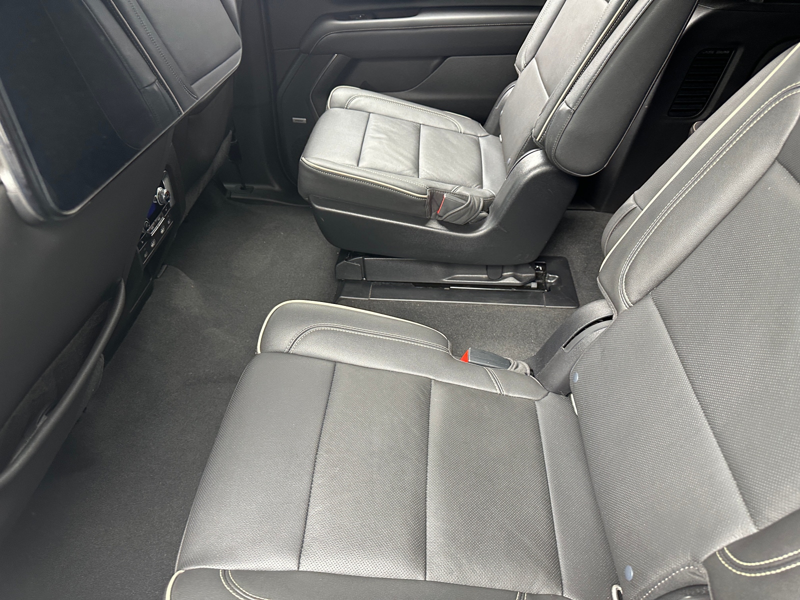 Thumbnail: 2021 GMC Yukon XL - 5
