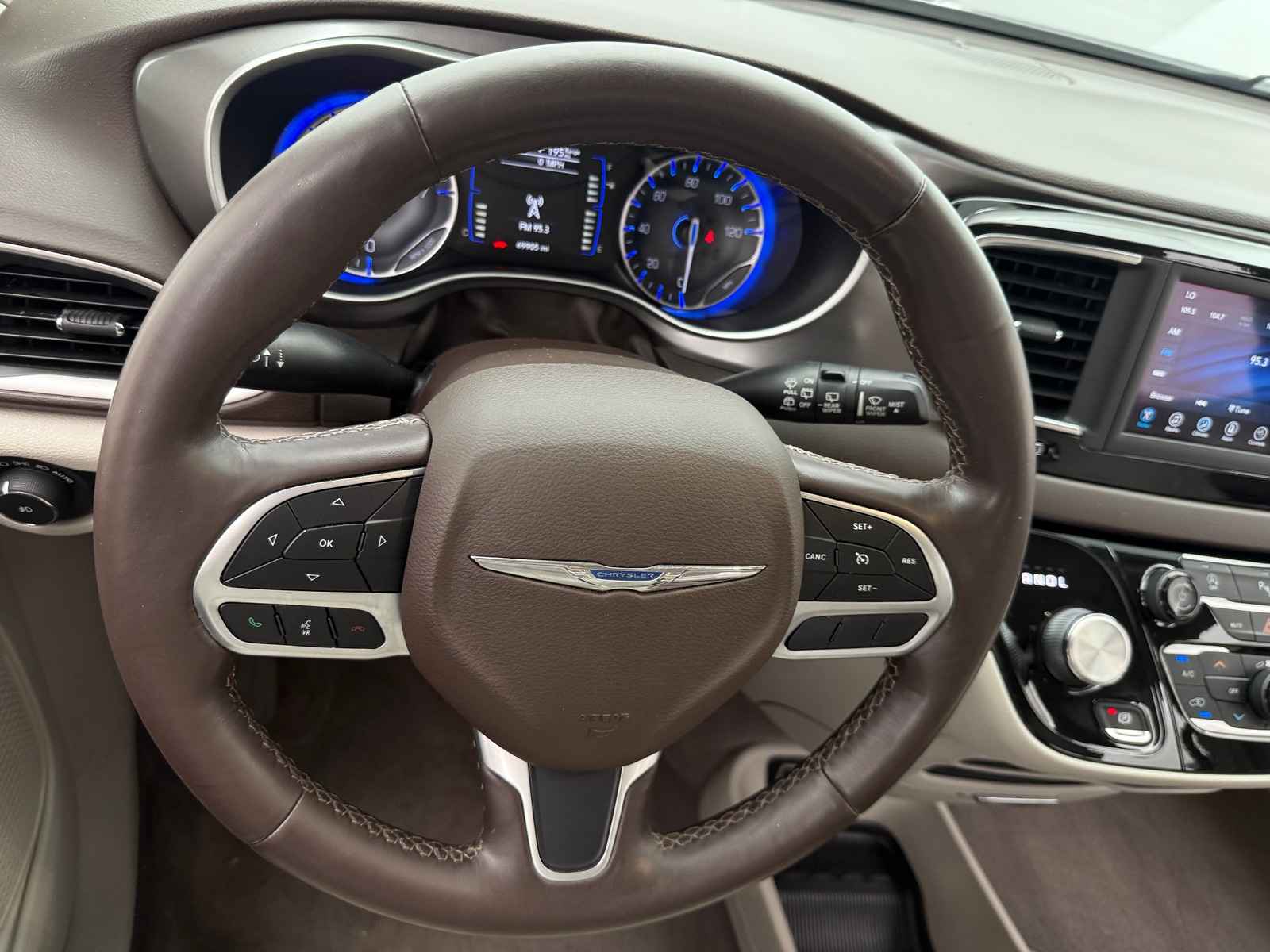 Thumbnail: 2019 Chrysler Pacifica - 4