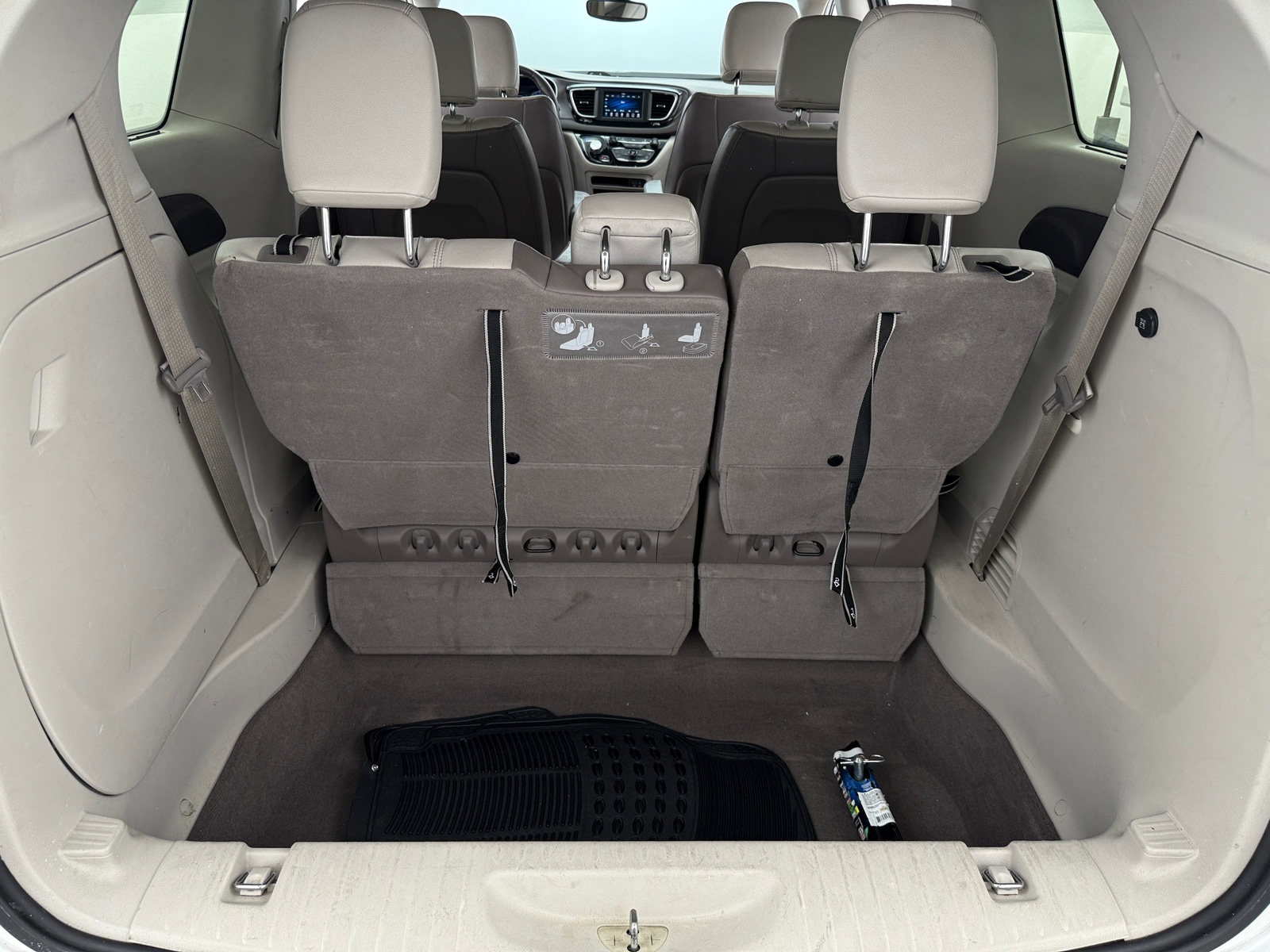 Thumbnail: 2019 Chrysler Pacifica - 6