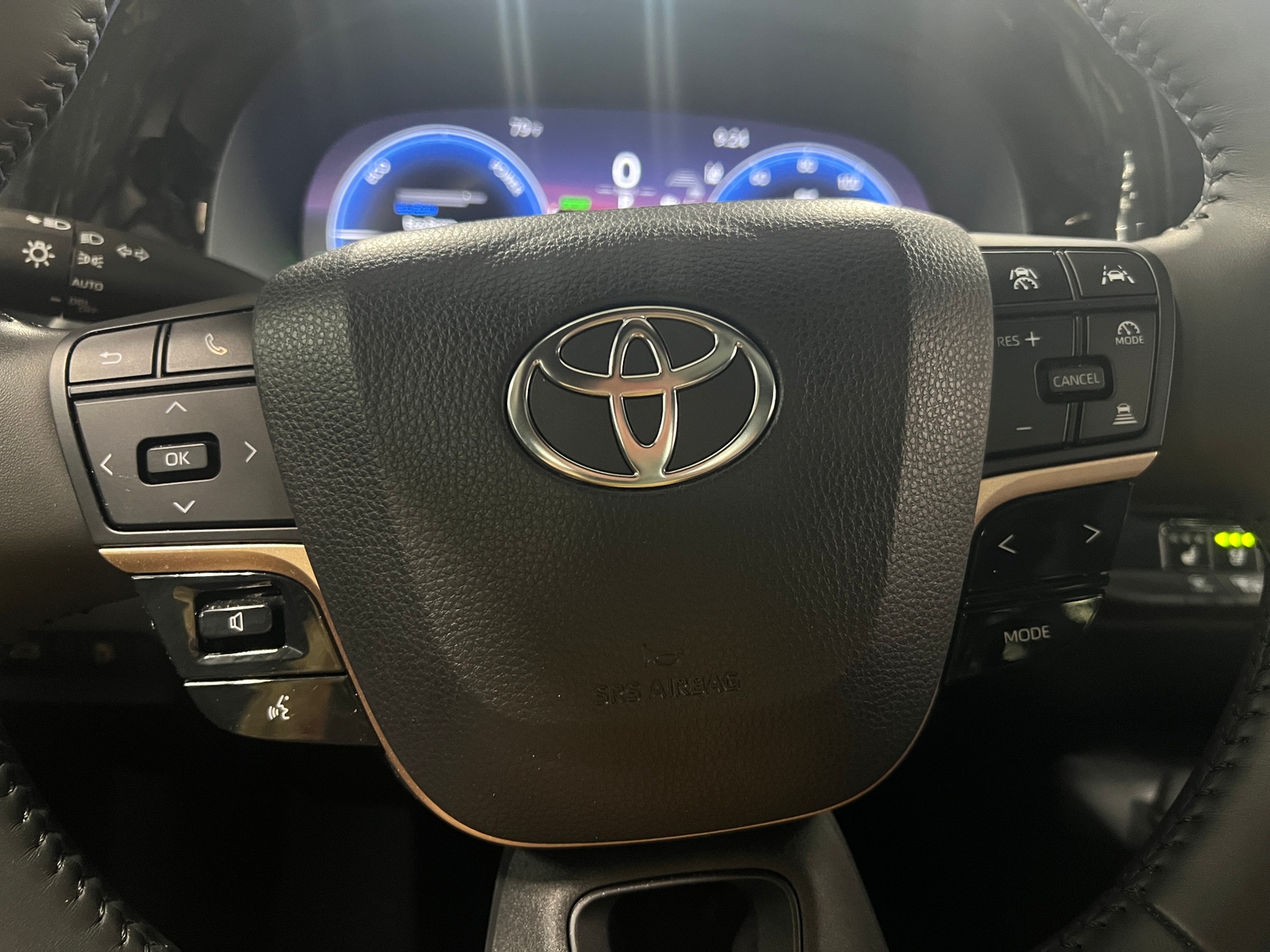 Thumbnail: 2023 Toyota Crown - 4