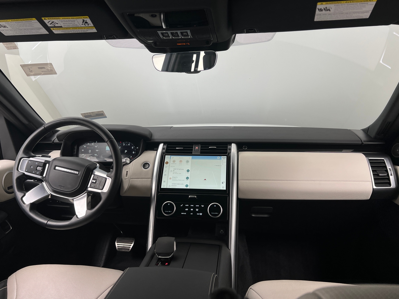 Thumbnail: 2022 Land Rover Discovery - 2