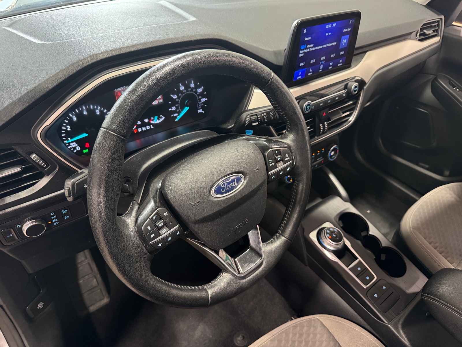 Thumbnail: 2021 Ford Escape - 3