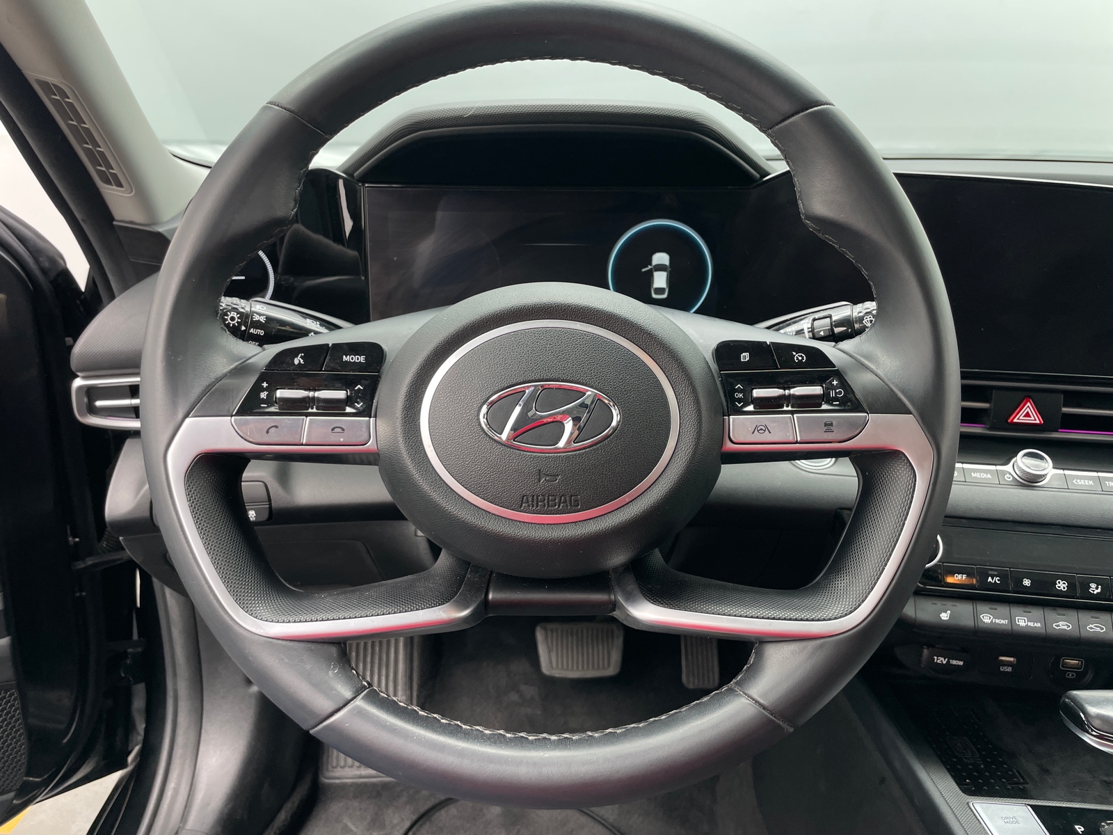 Thumbnail: 2022 Hyundai Elantra - 4