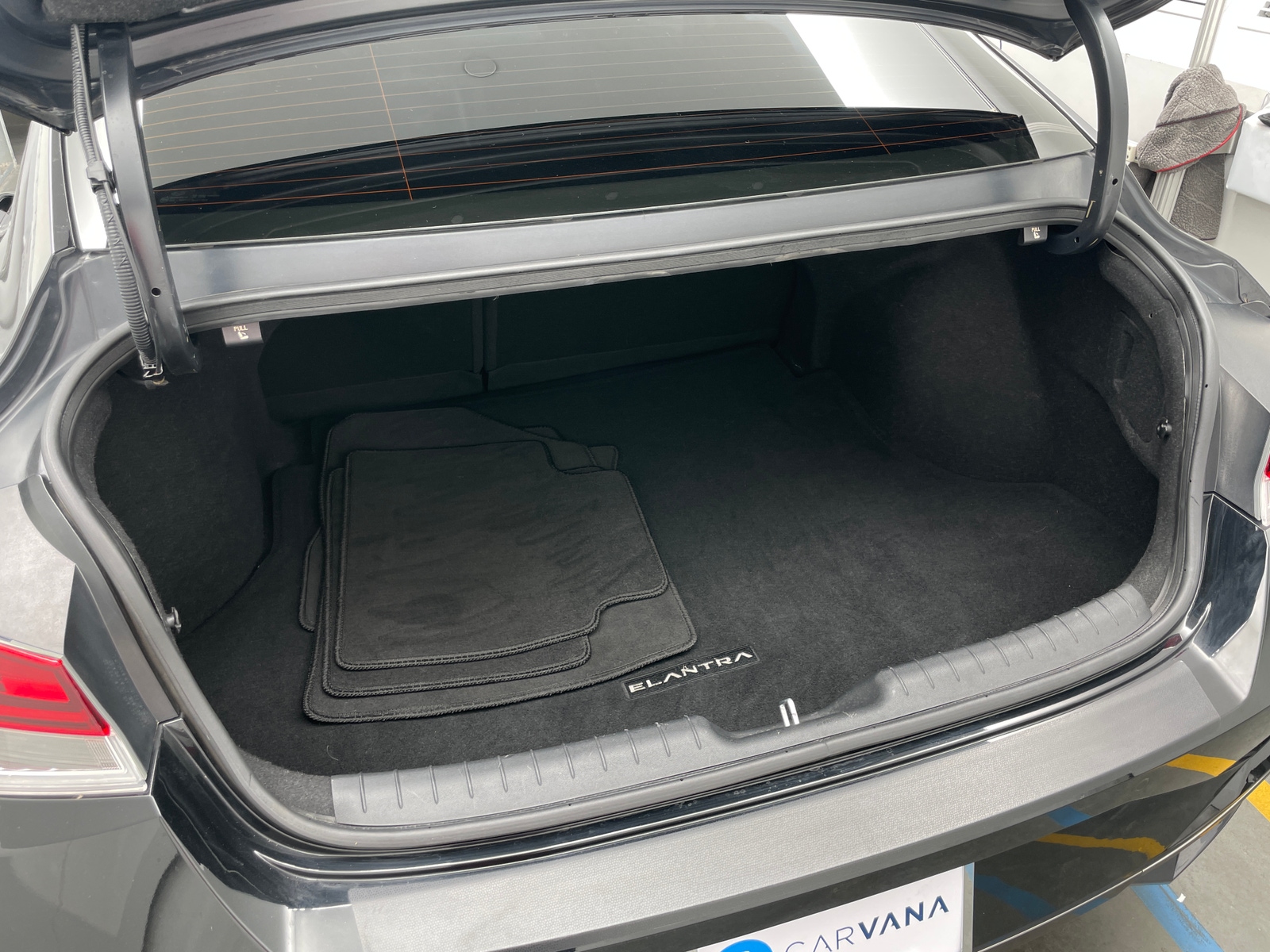 Thumbnail: 2022 Hyundai Elantra - 6