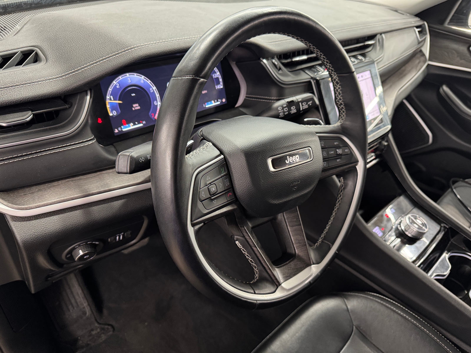 Thumbnail: 2022 Jeep Grand Cherokee L - 3