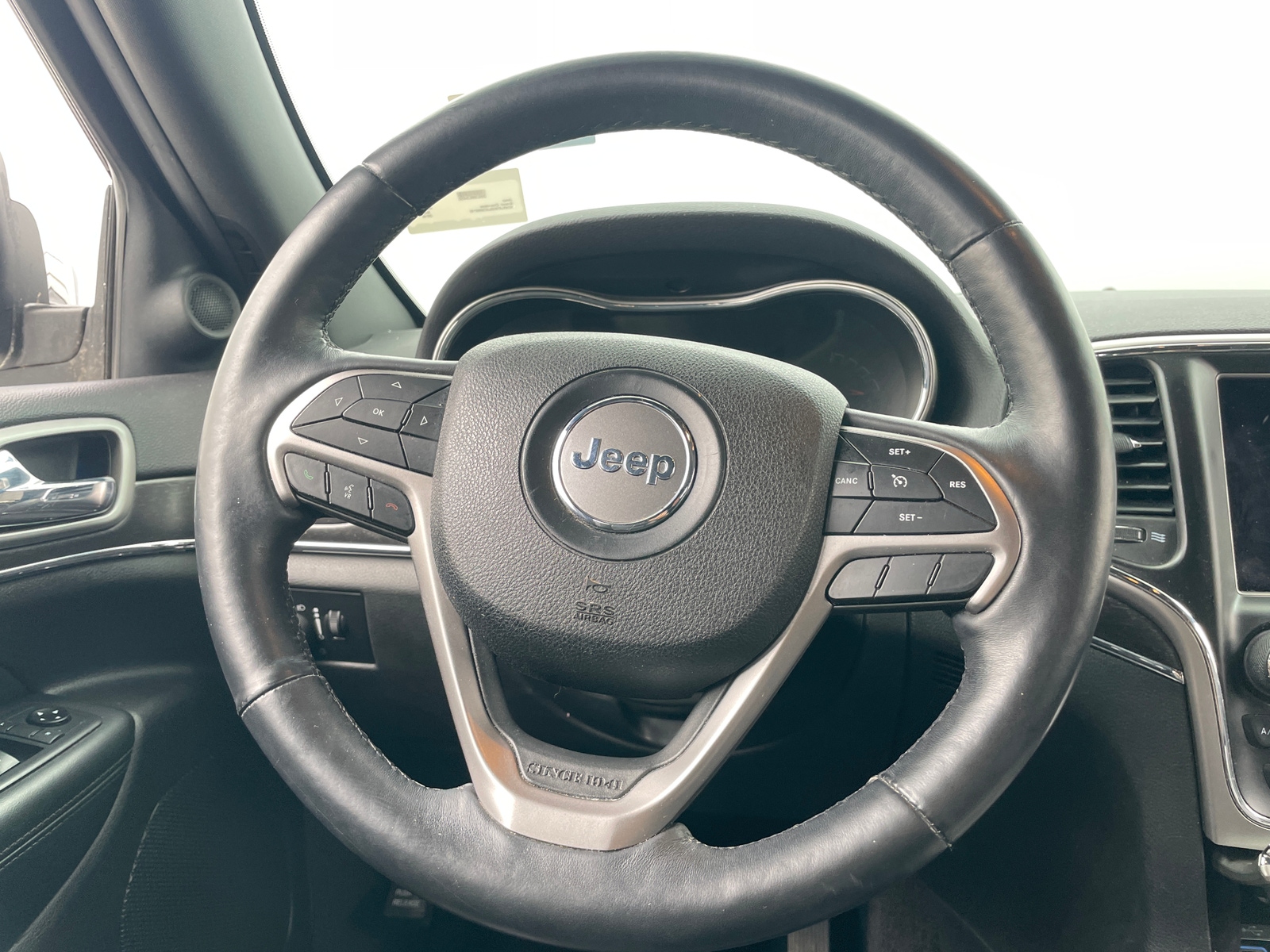 Thumbnail: 2018 Jeep Grand Cherokee - 4