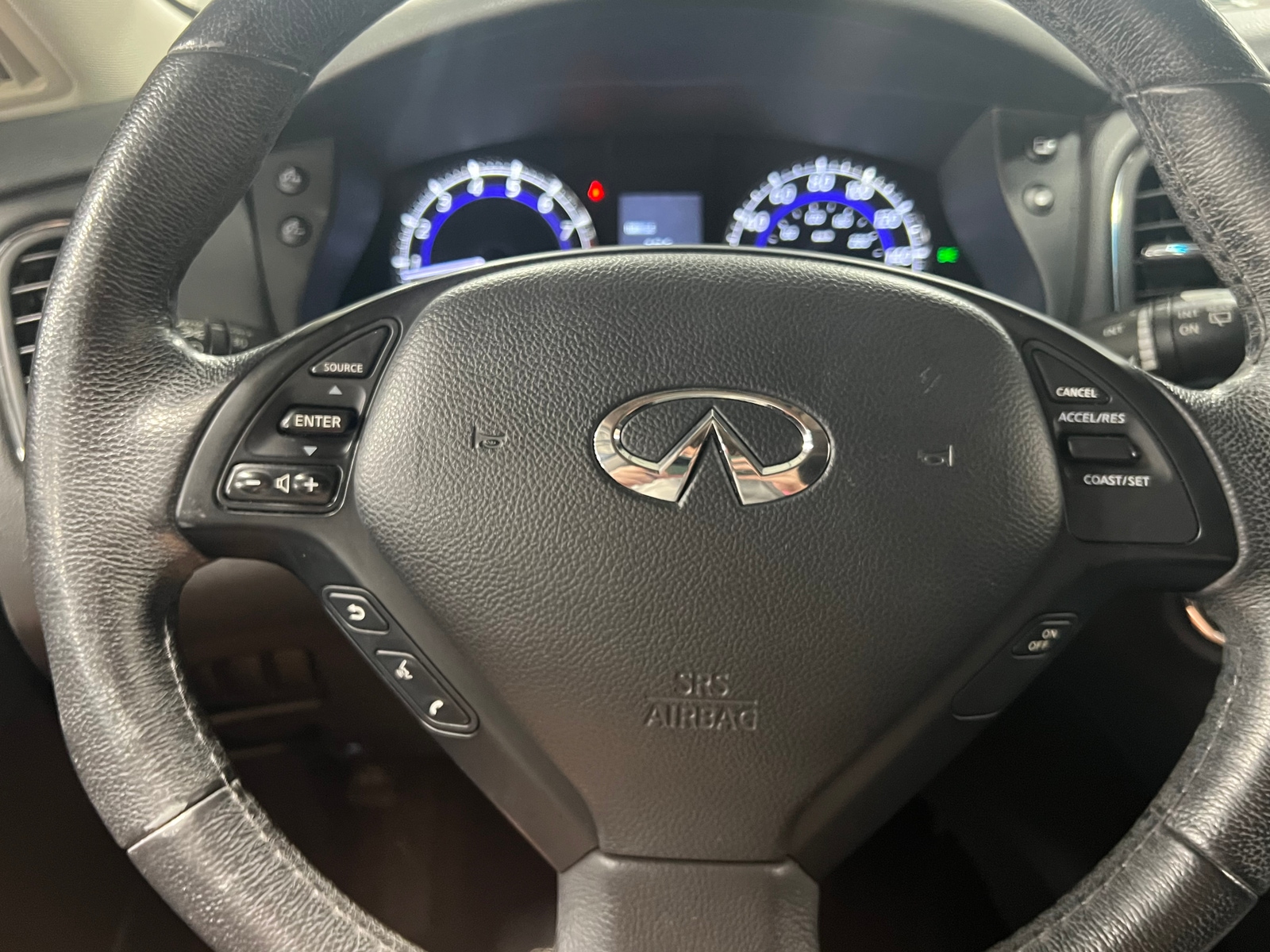 Thumbnail: 2017 INFINITI QX50 - 4