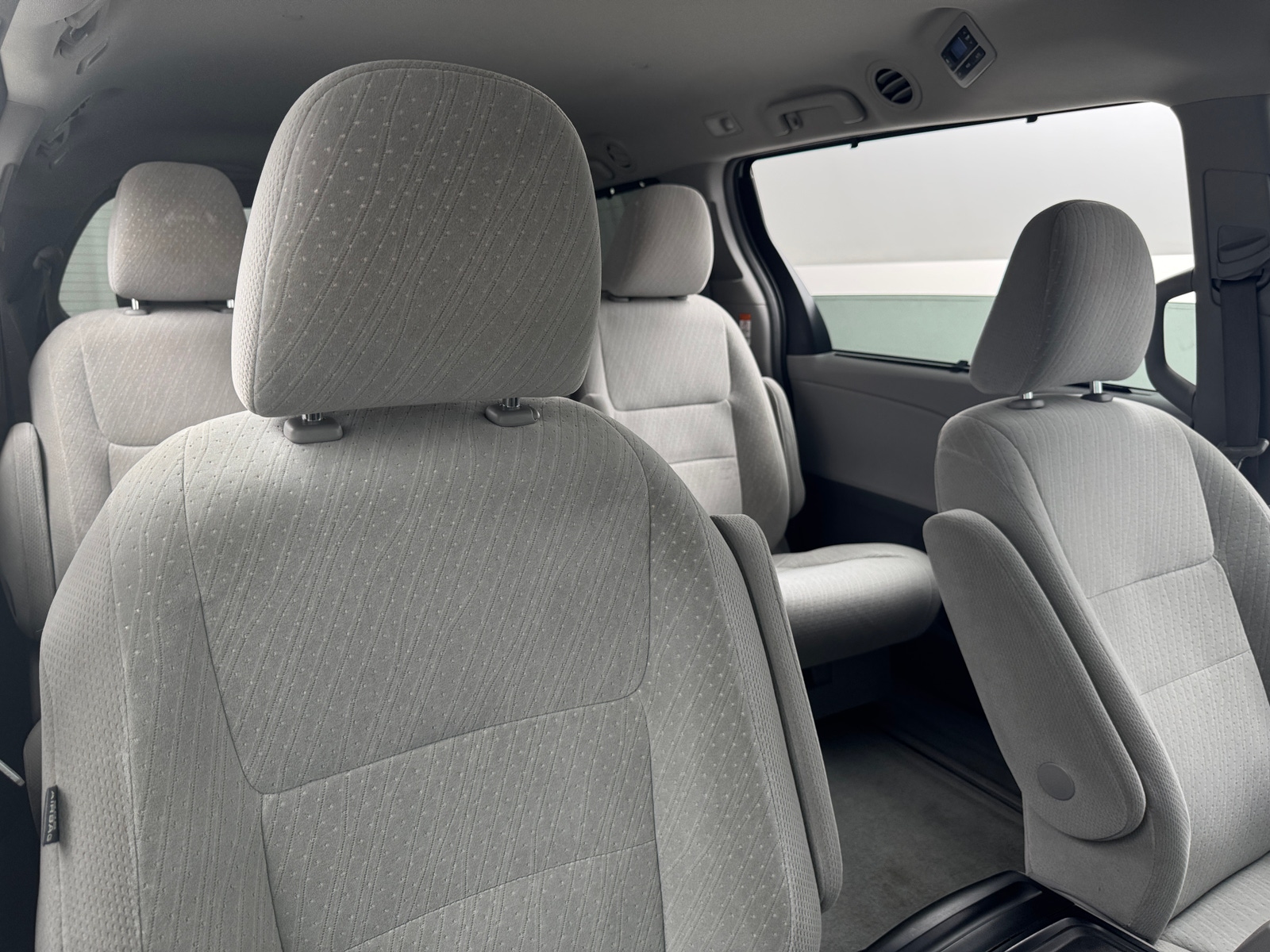 Thumbnail: 2017 Toyota Sienna - 2