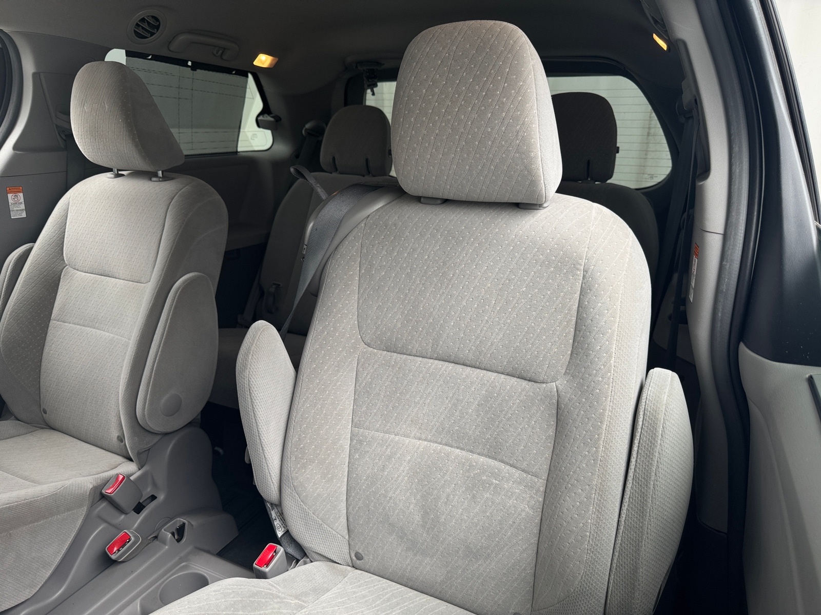 Thumbnail: 2017 Toyota Sienna - 6