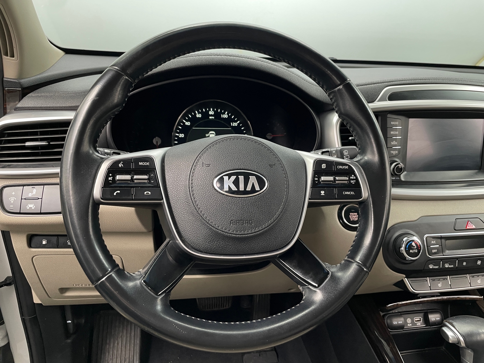 Thumbnail: 2019 Kia Sorento - 4