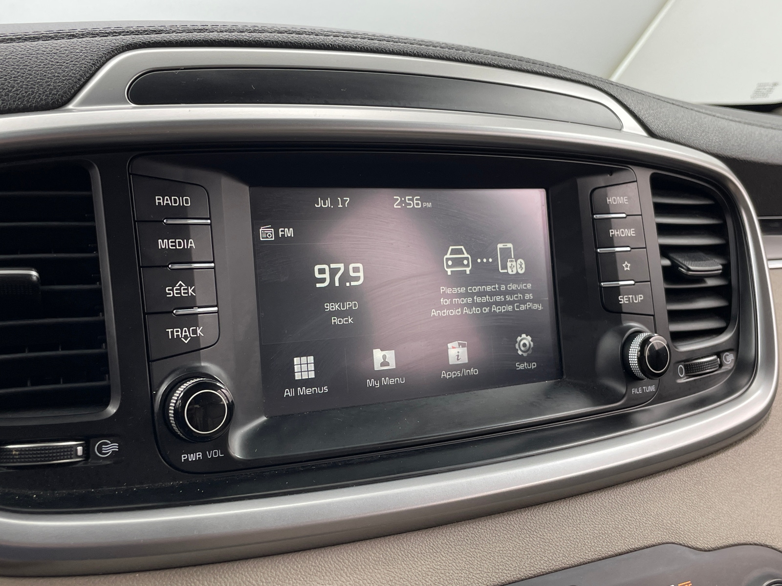 Thumbnail: 2019 Kia Sorento - 3