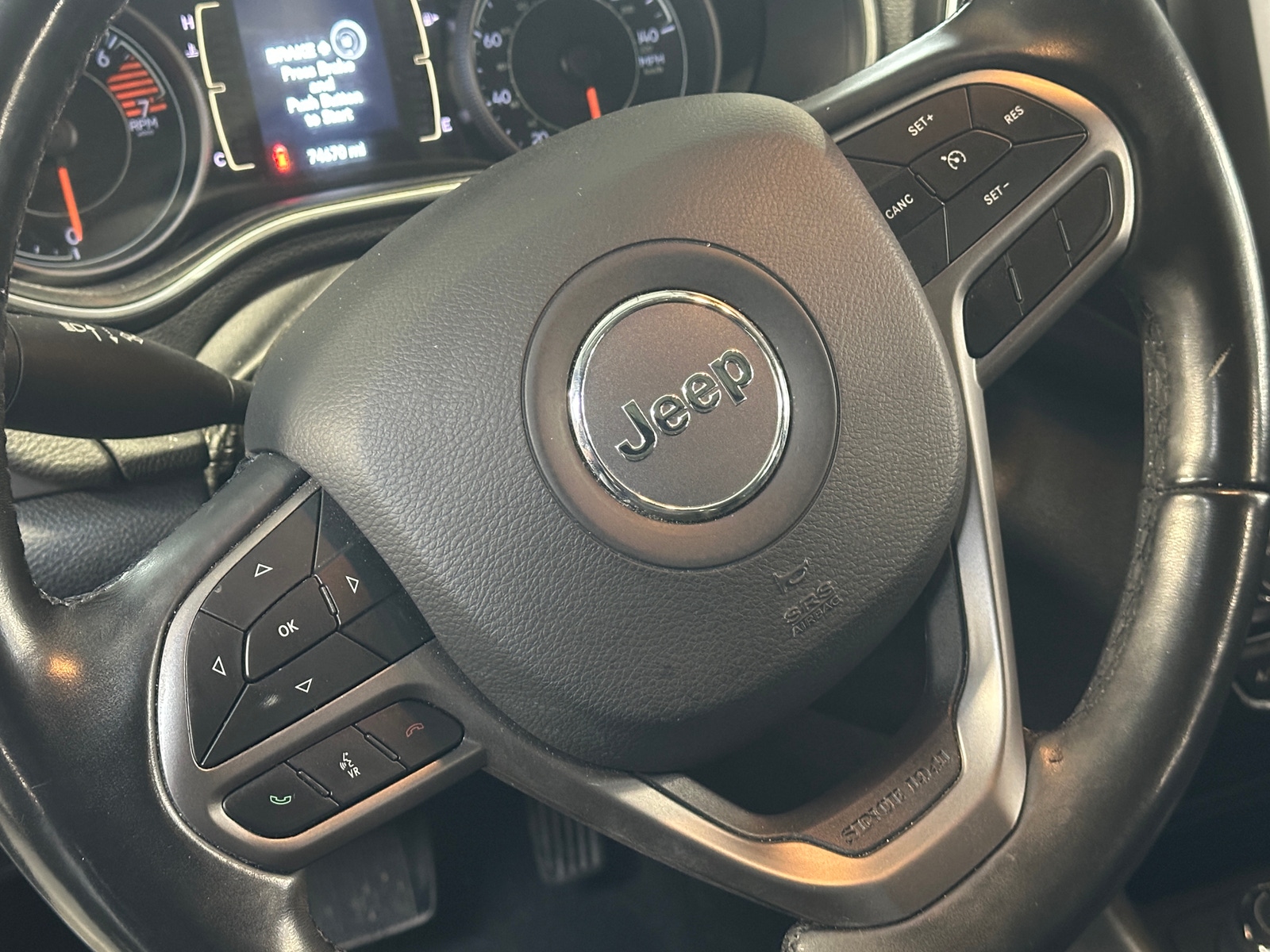Thumbnail: 2019 Jeep Cherokee - 4