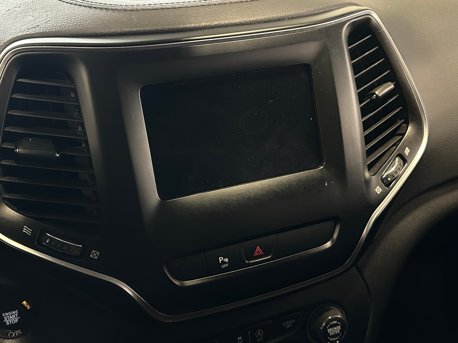 Thumbnail: 2019 Jeep Cherokee - 3
