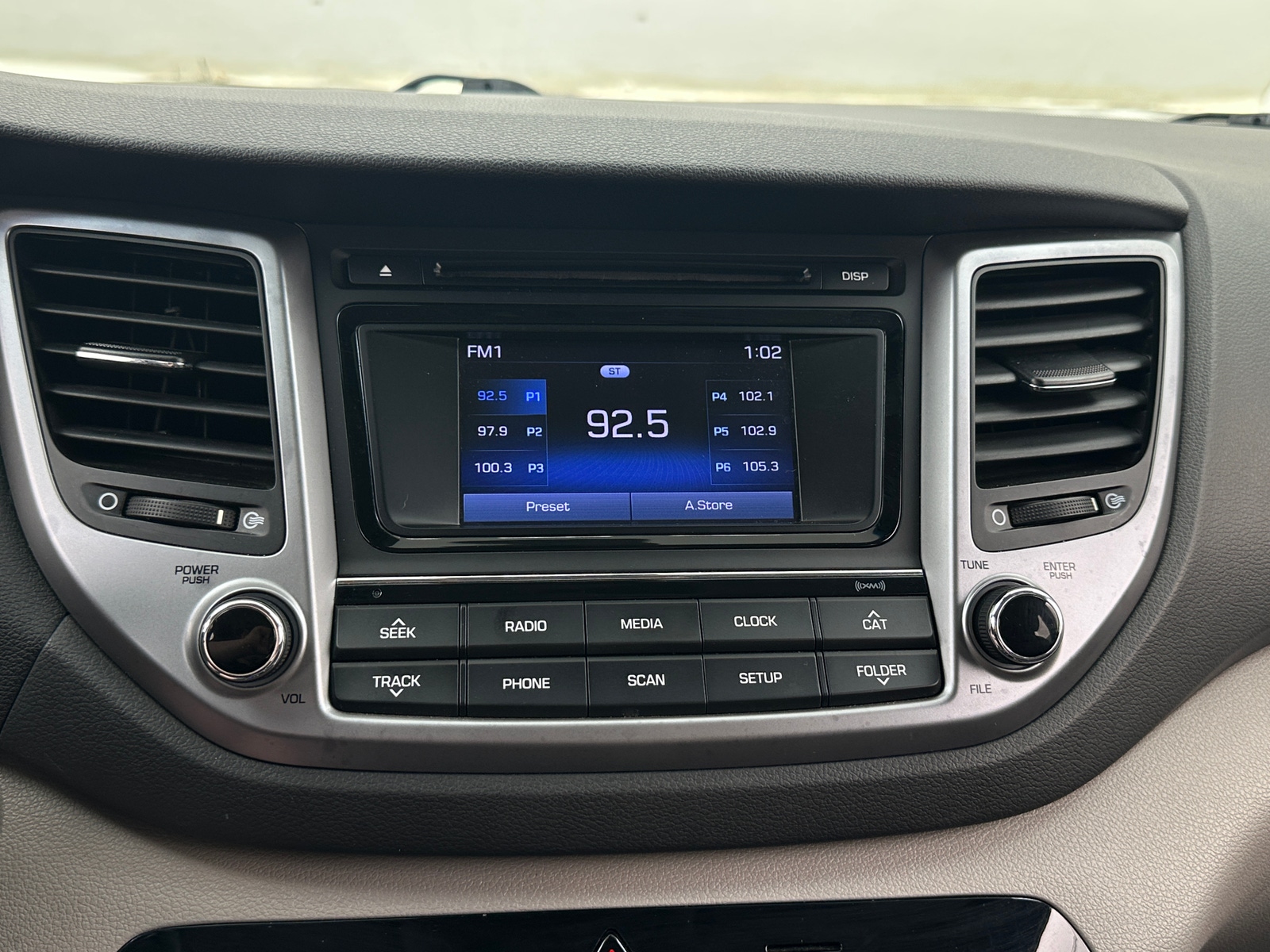 Thumbnail: 2017 Hyundai Tucson - 4