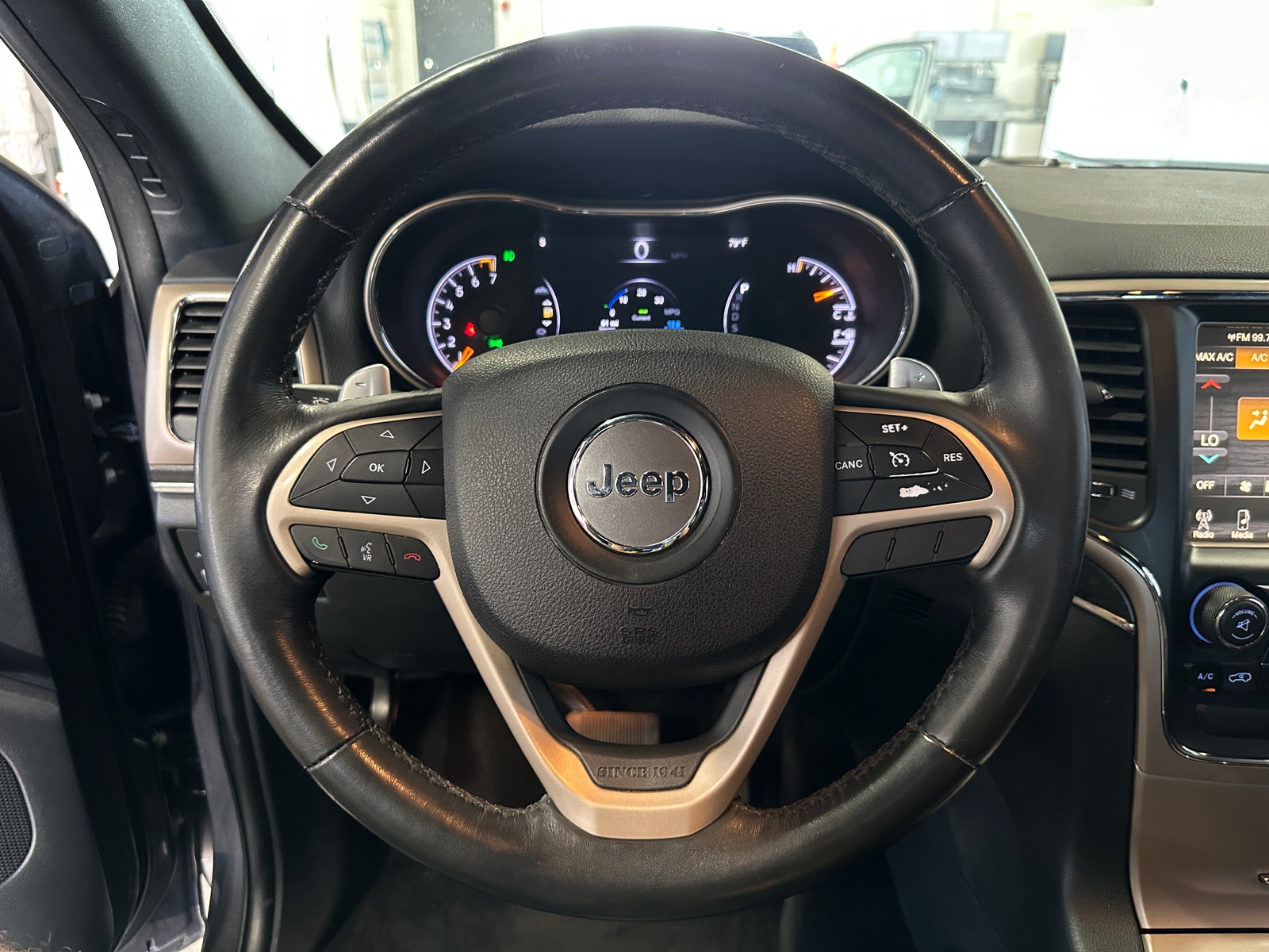 Thumbnail: 2015 Jeep Grand Cherokee - 5