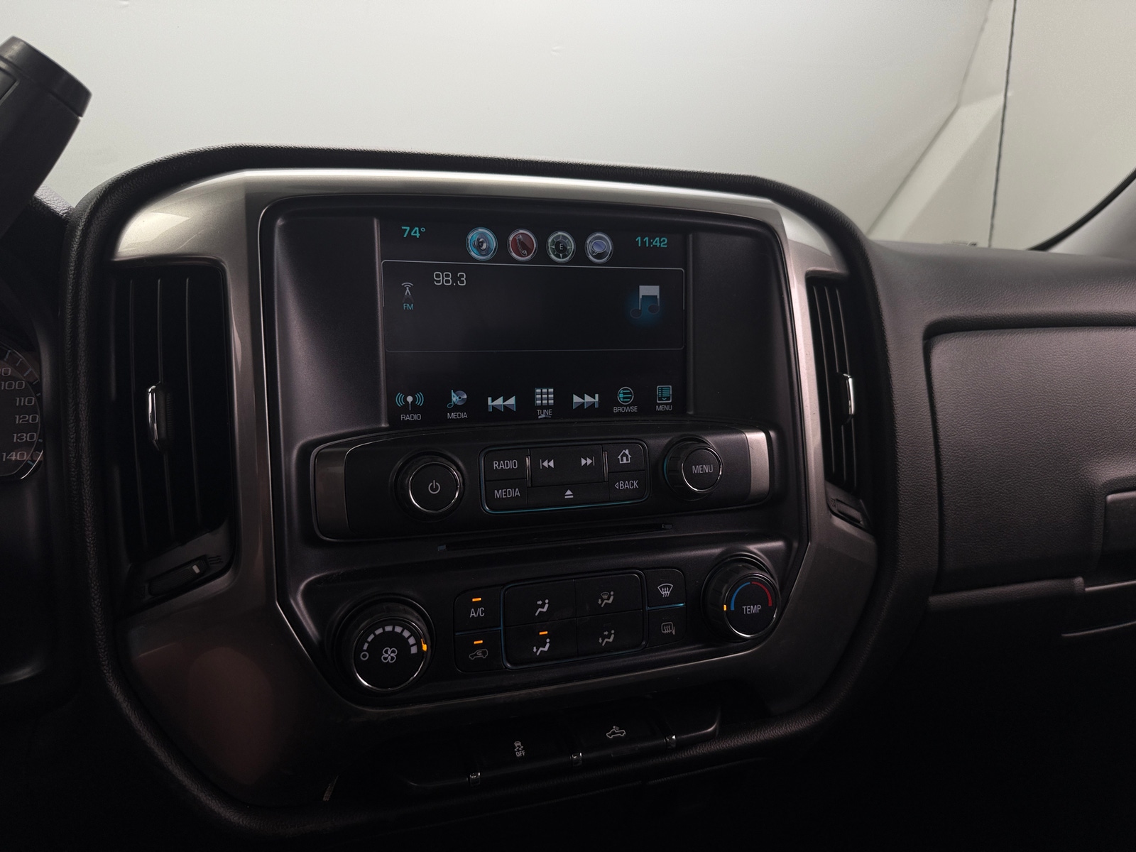 Thumbnail: 2019 Chevrolet Silverado 1500 - 4