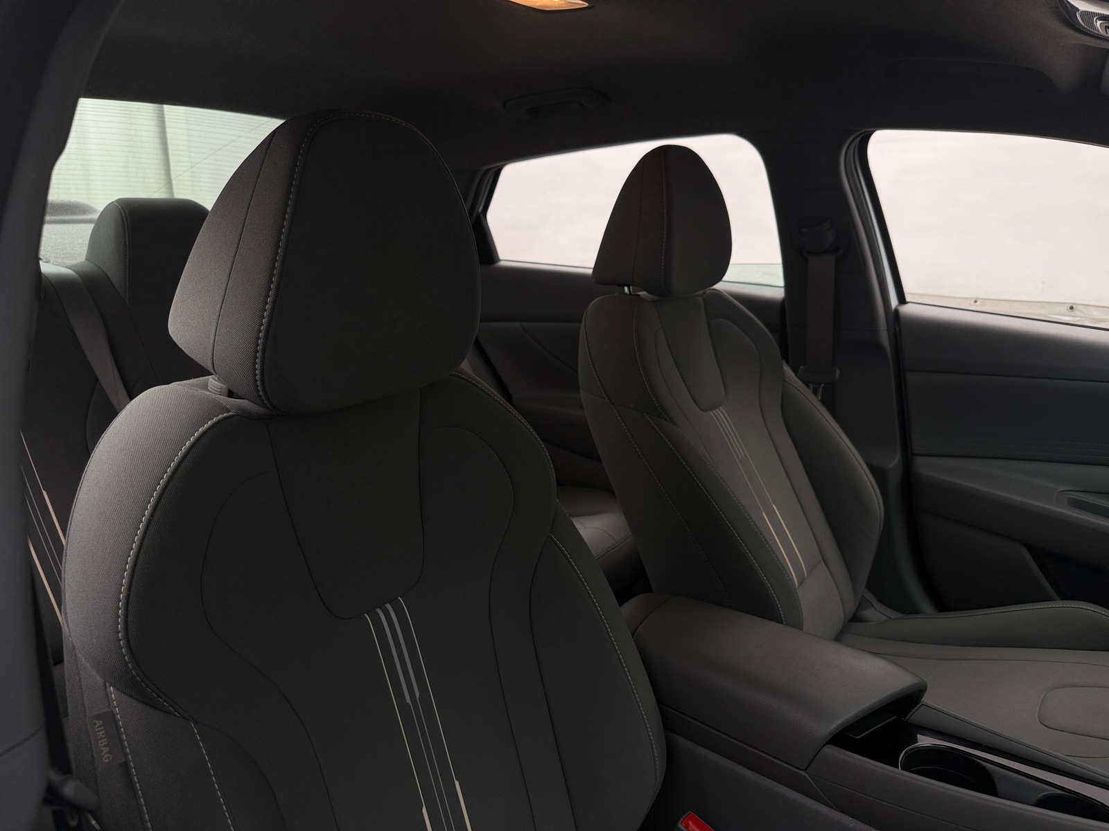 Thumbnail: 2022 Hyundai Elantra - 2