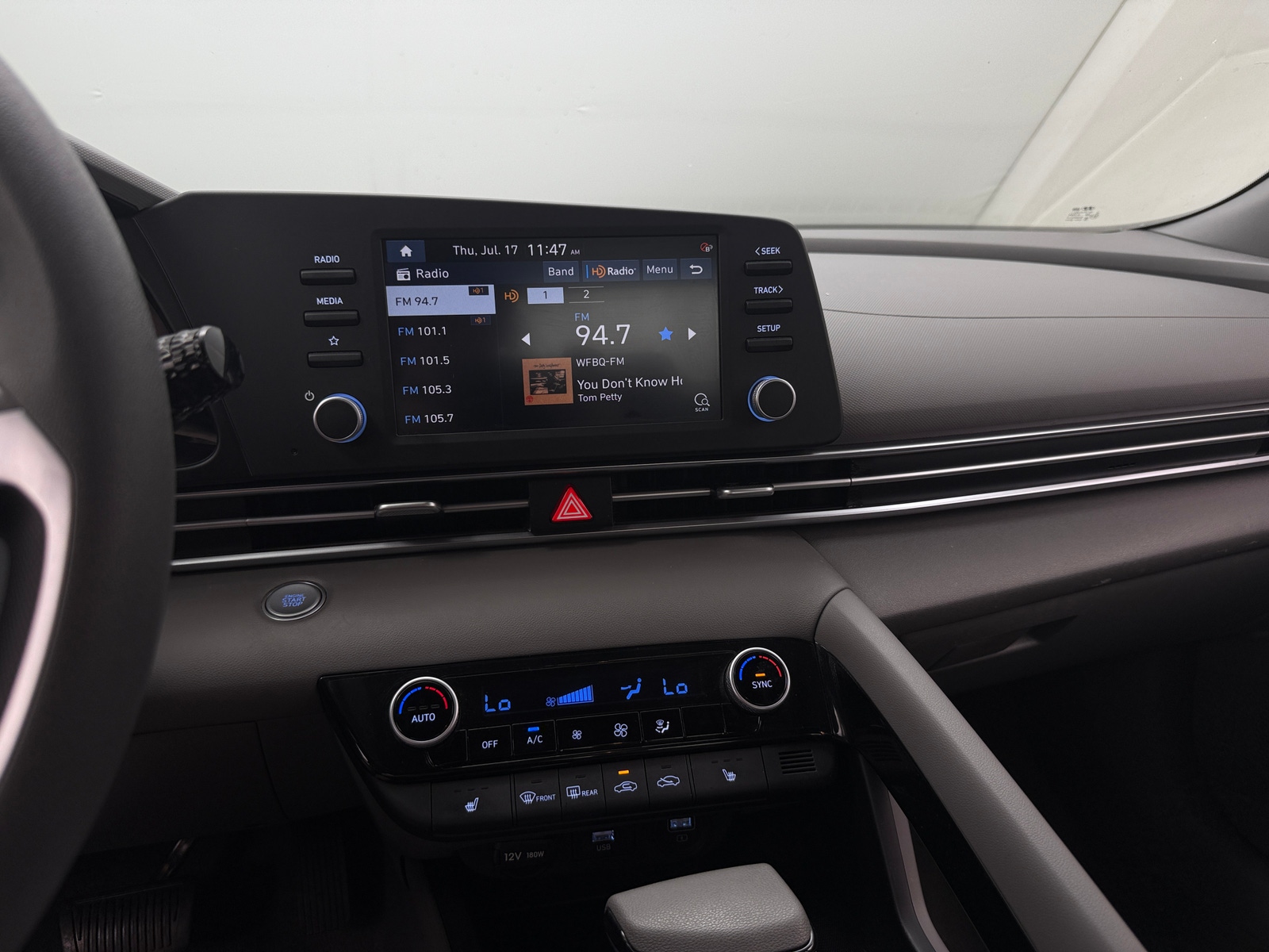 Thumbnail: 2022 Hyundai Elantra - 4