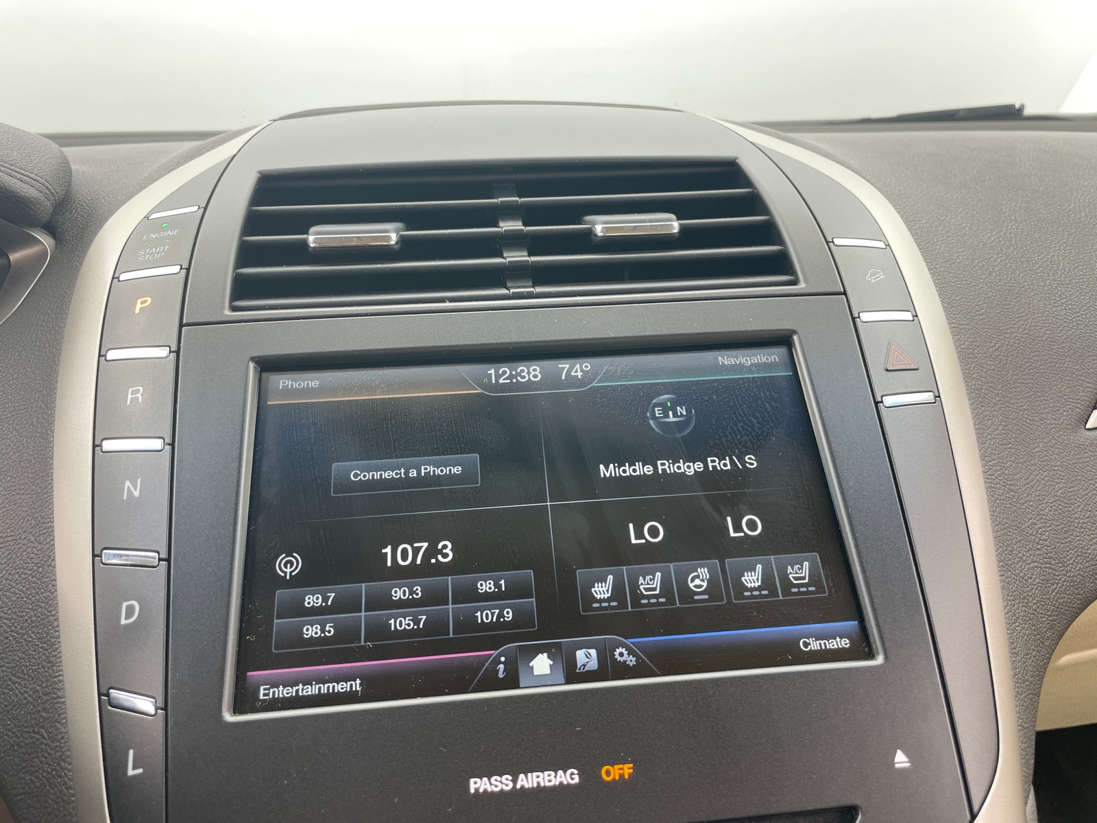 Thumbnail: 2015 Lincoln MKZ - 3