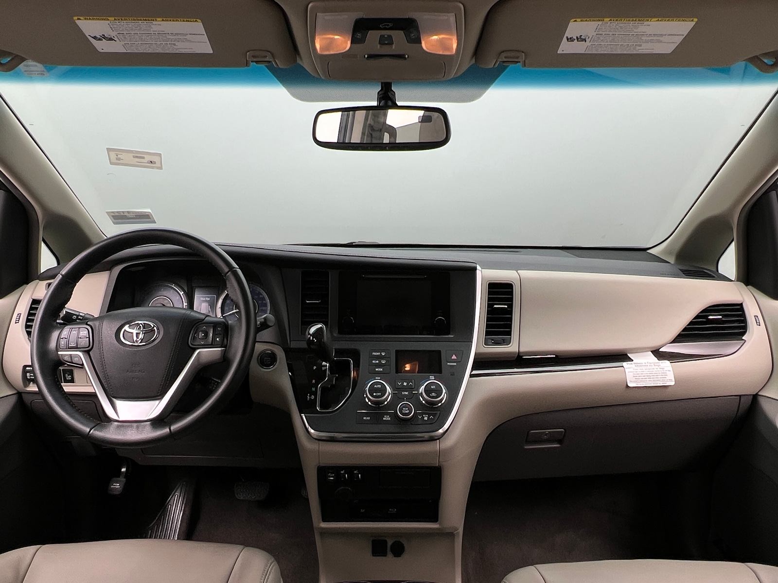 Thumbnail: 2017 Toyota Sienna - 2