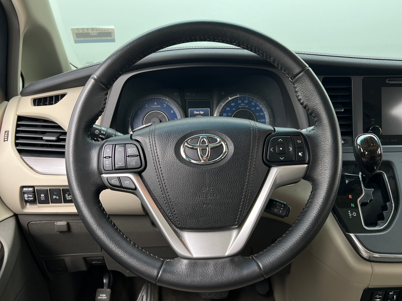 Thumbnail: 2017 Toyota Sienna - 4