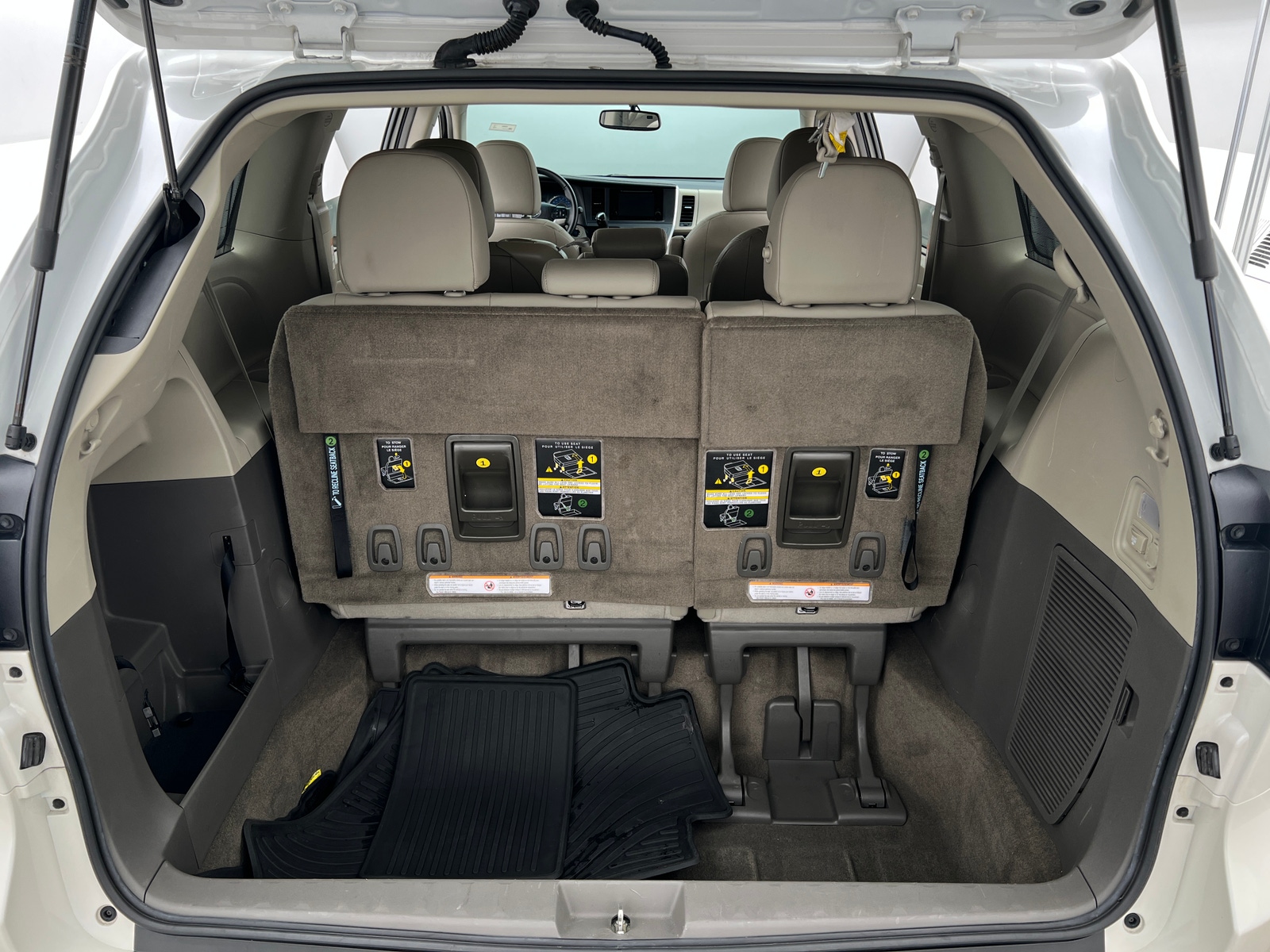 Thumbnail: 2017 Toyota Sienna - 6