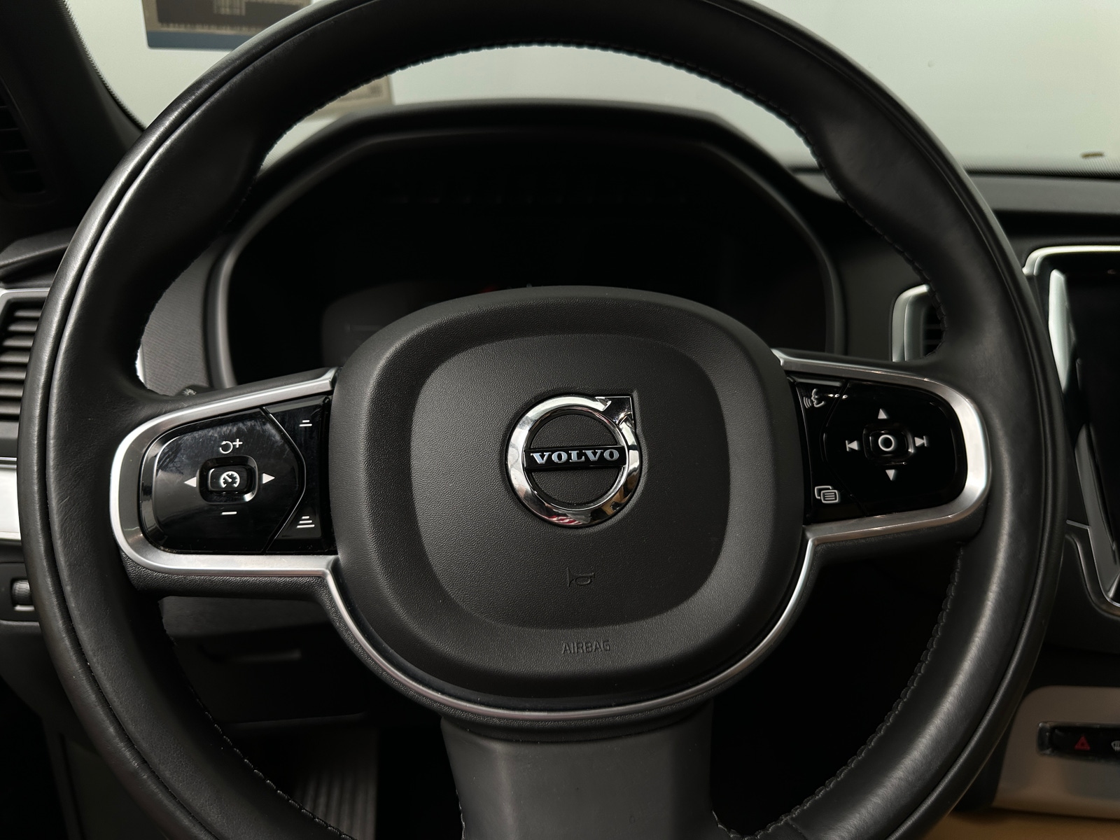 Thumbnail: 2018 Volvo XC90 - 4