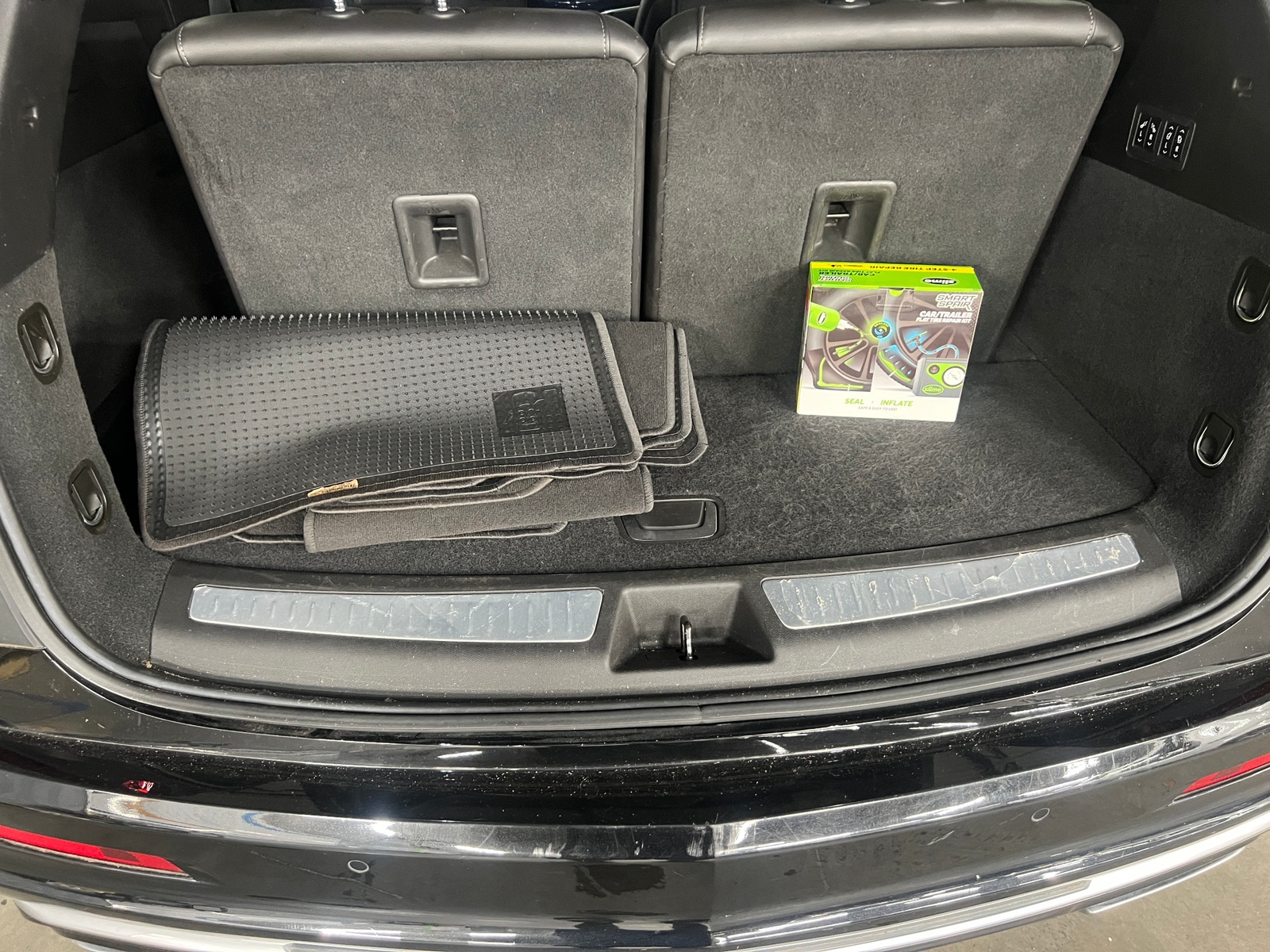 Thumbnail: 2023 Cadillac XT6 - 6
