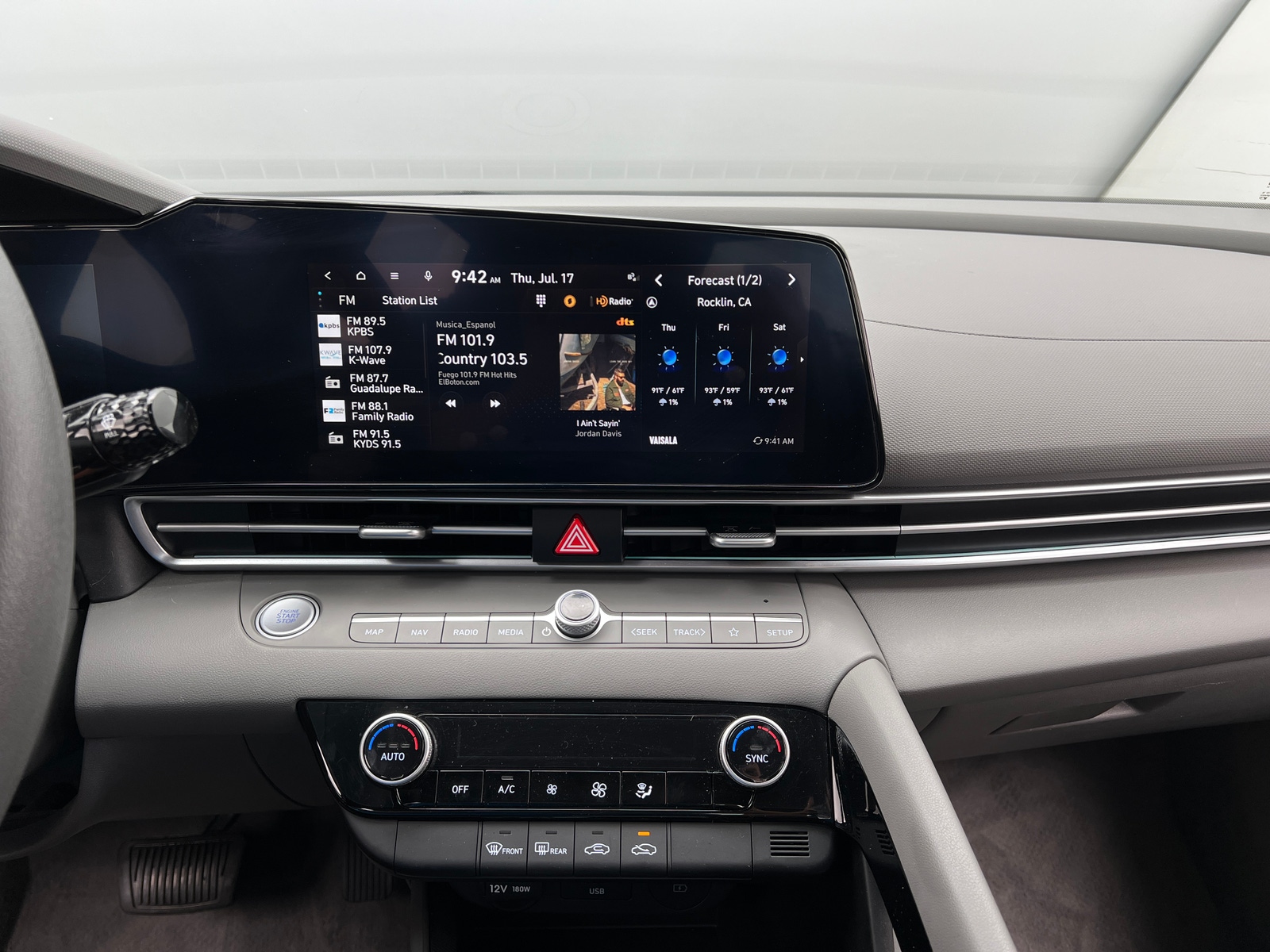Thumbnail: 2024 Hyundai Elantra - 4