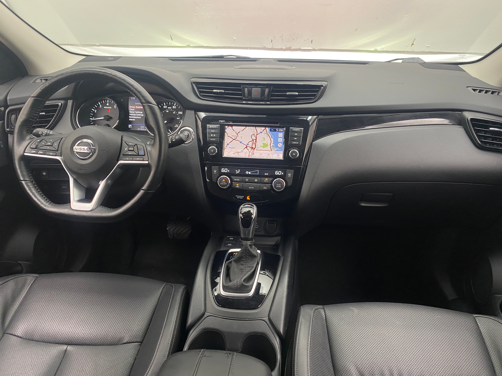 Thumbnail: 2021 Nissan Rogue Sport - 2