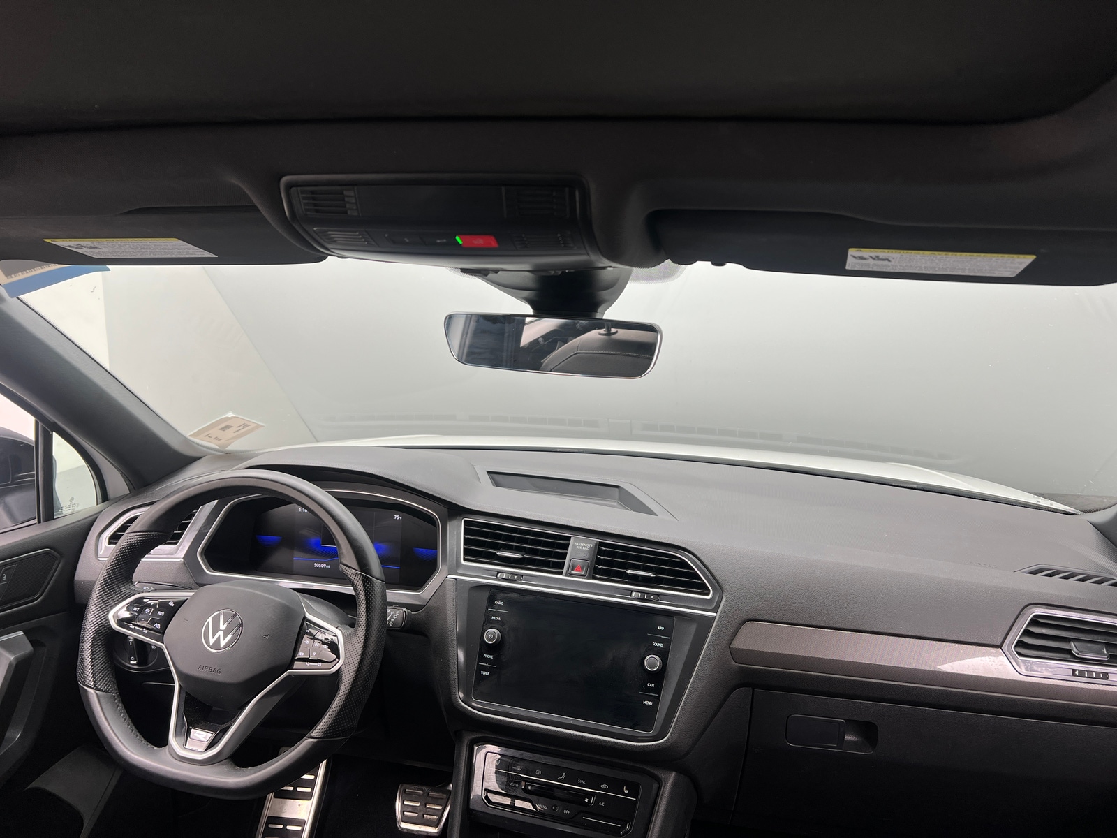 Thumbnail: 2023 Volkswagen Tiguan - 2