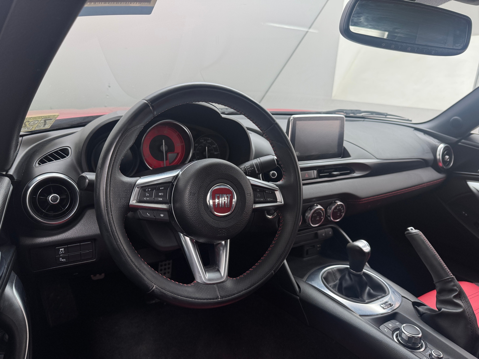 Thumbnail: 2018 Fiat 124 Spider - 2