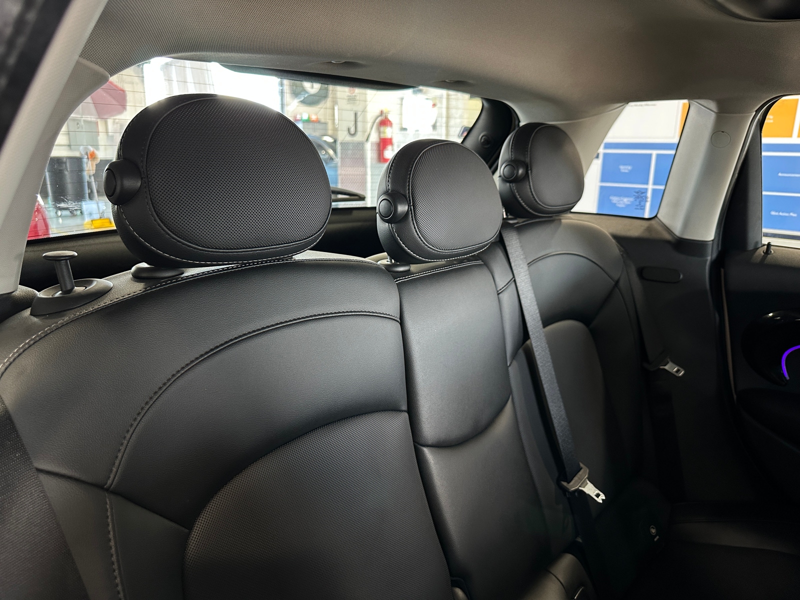 Thumbnail: 2015 MINI Cooper Hardtop - 5