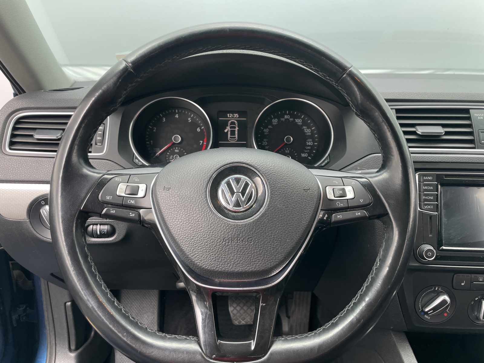 Thumbnail: 2017 Volkswagen Jetta - 4