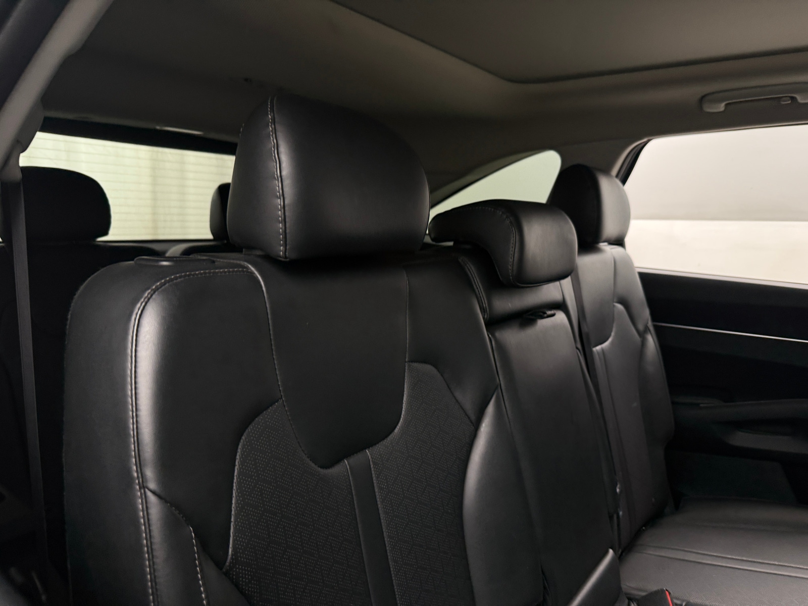 Thumbnail: 2022 Kia Sorento - 5