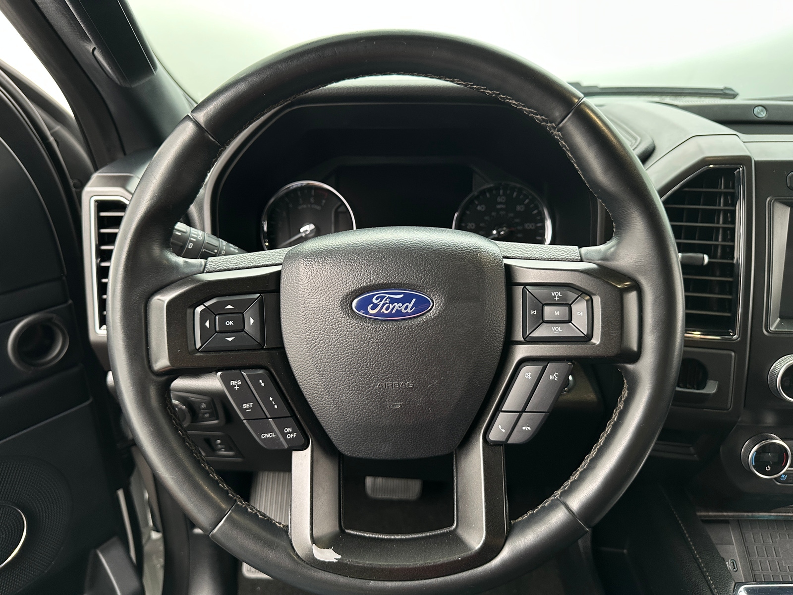 Thumbnail: 2020 Ford Expedition - 4