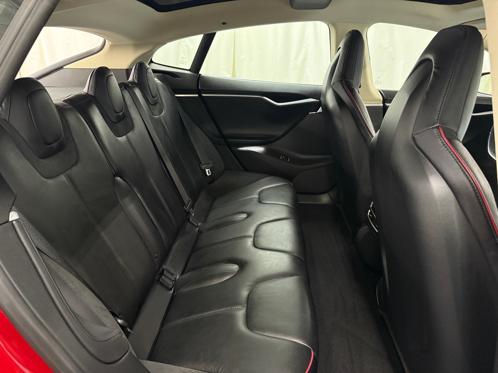 Thumbnail: 2014 Tesla Model S - 6