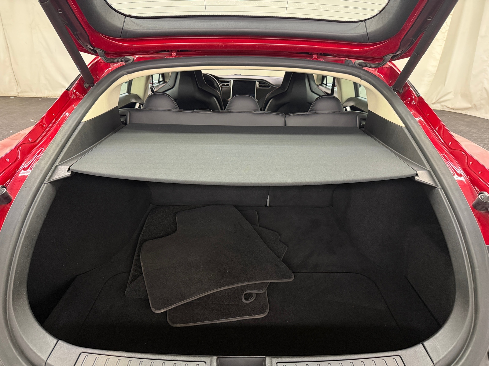 Thumbnail: 2014 Tesla Model S - 7