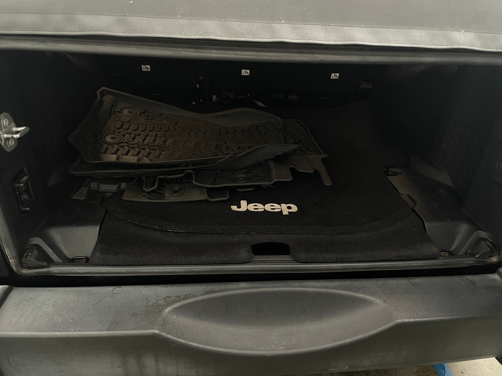 Thumbnail: 2016 Jeep Wrangler - 7