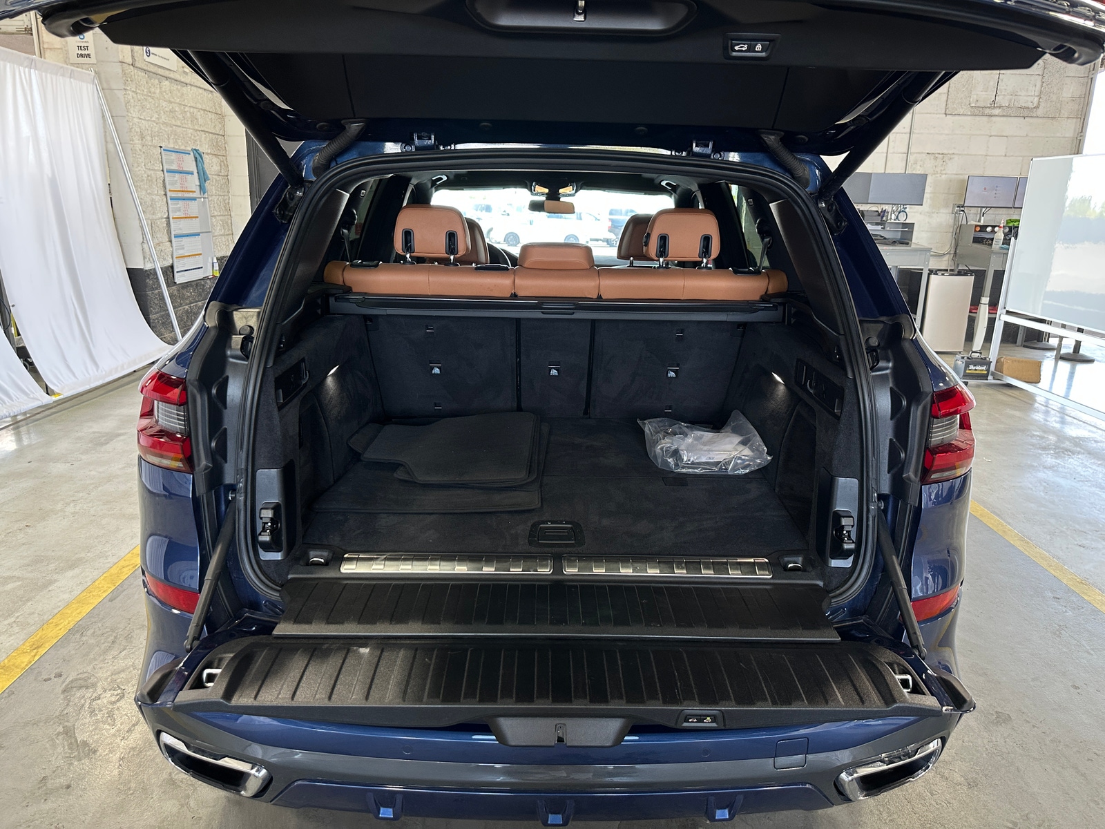 Thumbnail: 2022 BMW X5 - 6