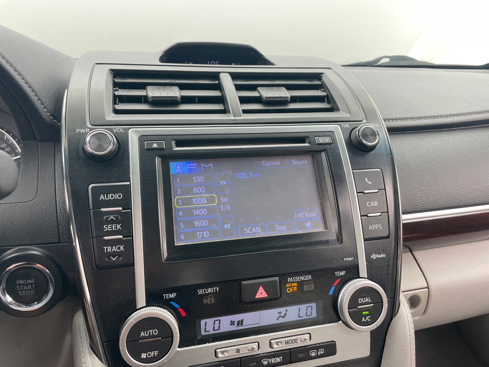 Thumbnail: 2012 Toyota Camry - 4