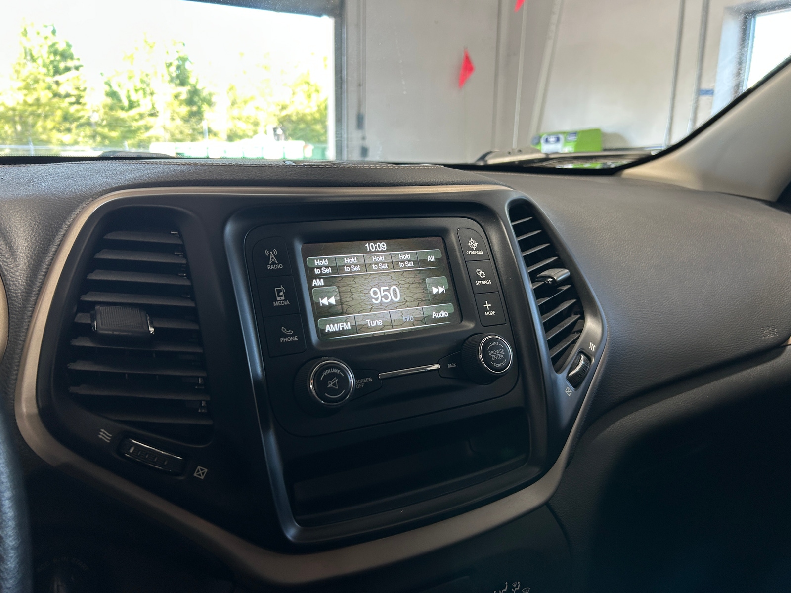 Thumbnail: 2016 Jeep Cherokee - 4