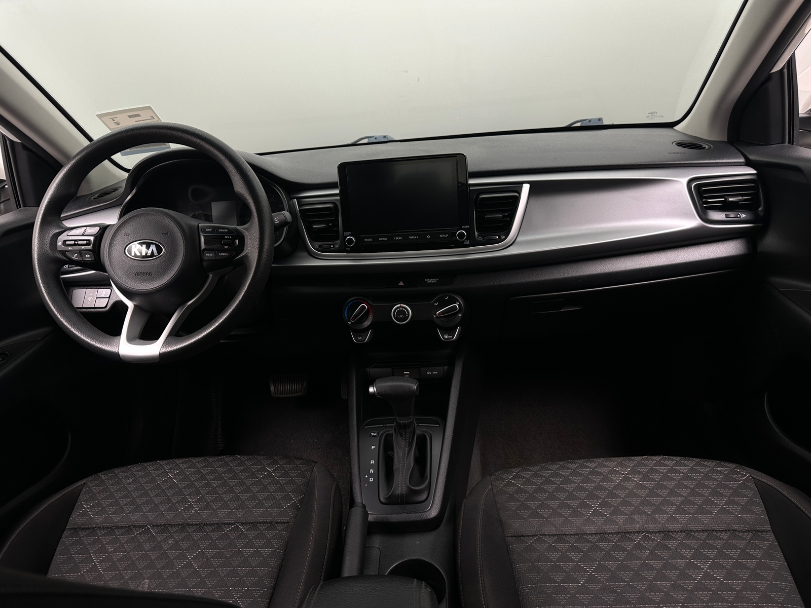 Thumbnail: 2021 Kia Rio - 3