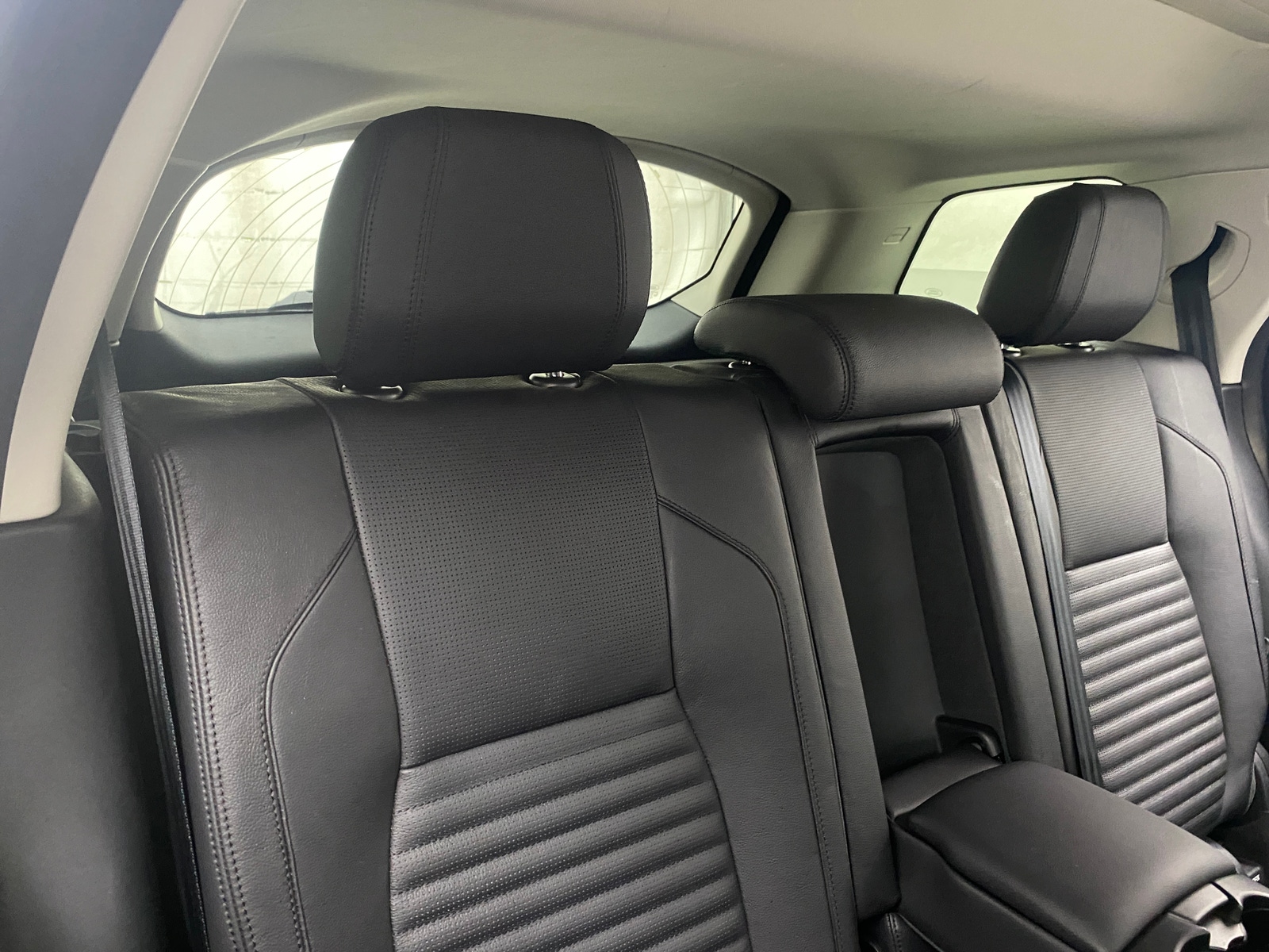 Thumbnail: 2020 Land Rover Discovery Sport - 6