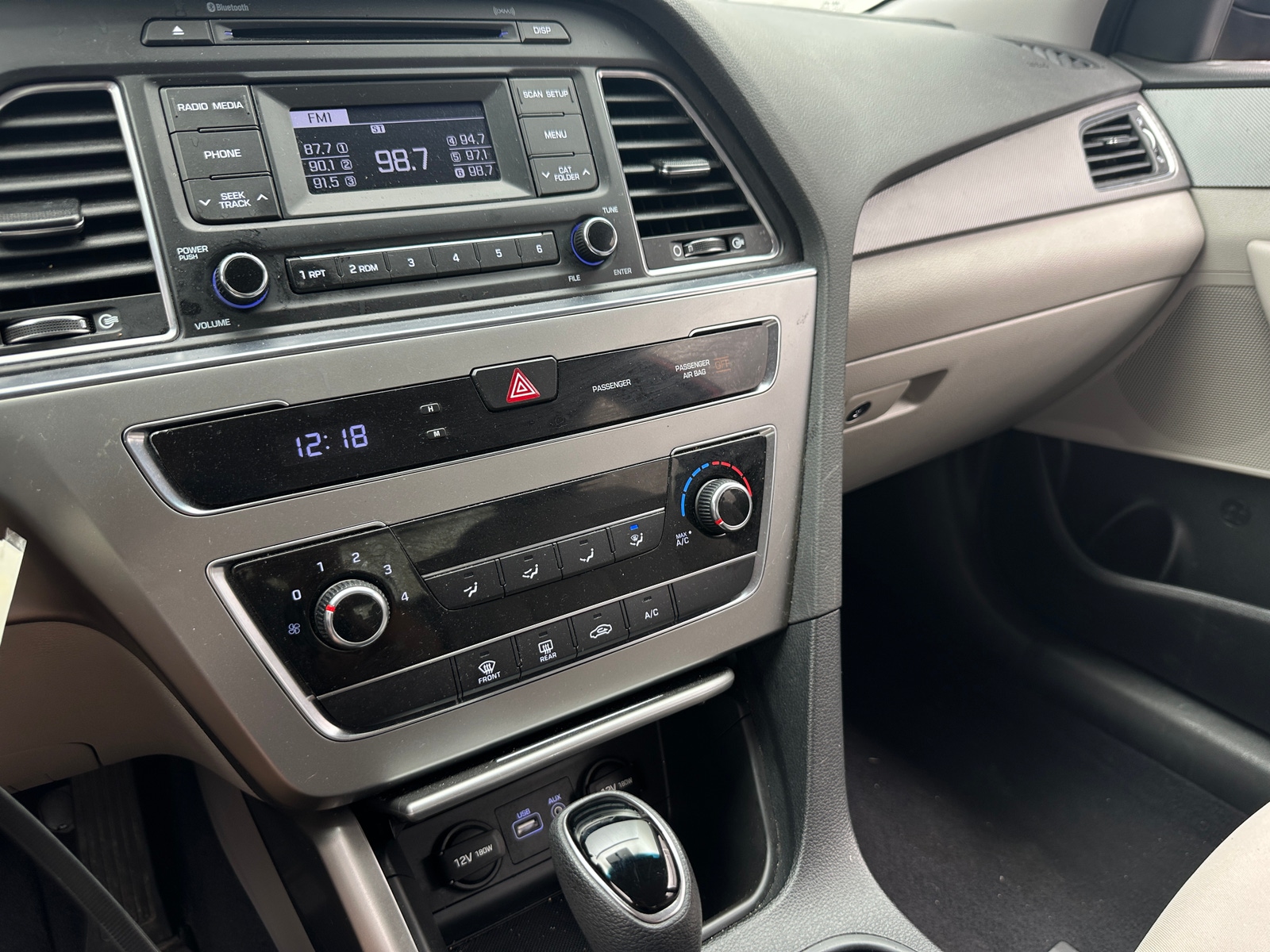 Thumbnail: 2017 Hyundai Sonata - 4