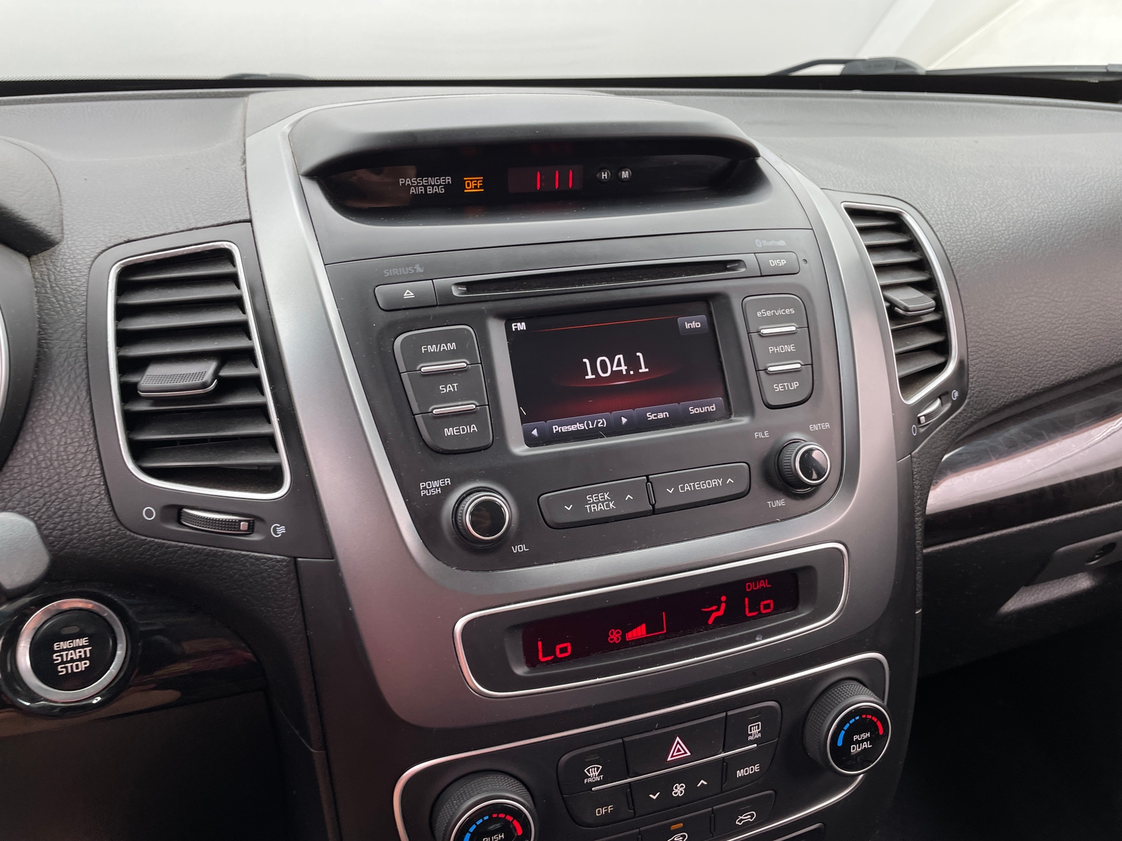 Thumbnail: 2015 Kia Sorento - 3