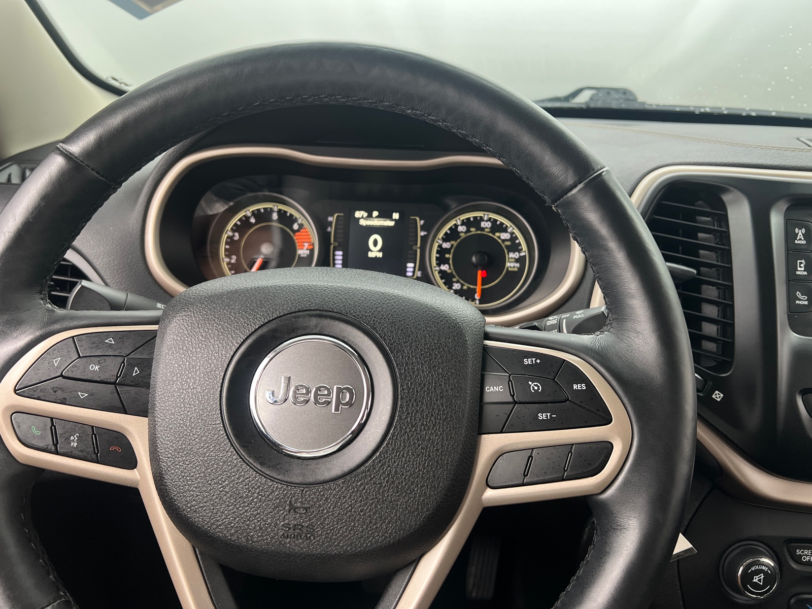 Thumbnail: 2017 Jeep Cherokee - 5