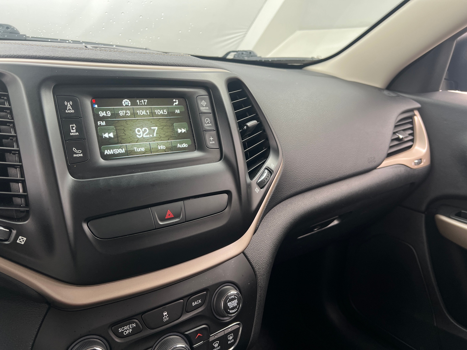Thumbnail: 2017 Jeep Cherokee - 4