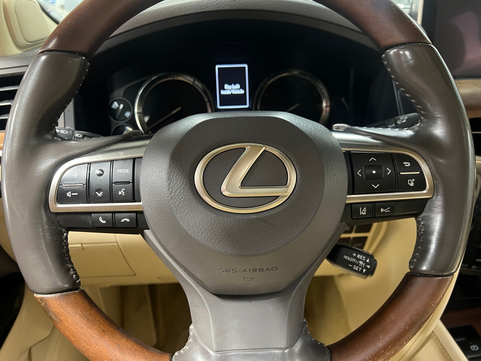 Thumbnail: 2019 Lexus LX - 4